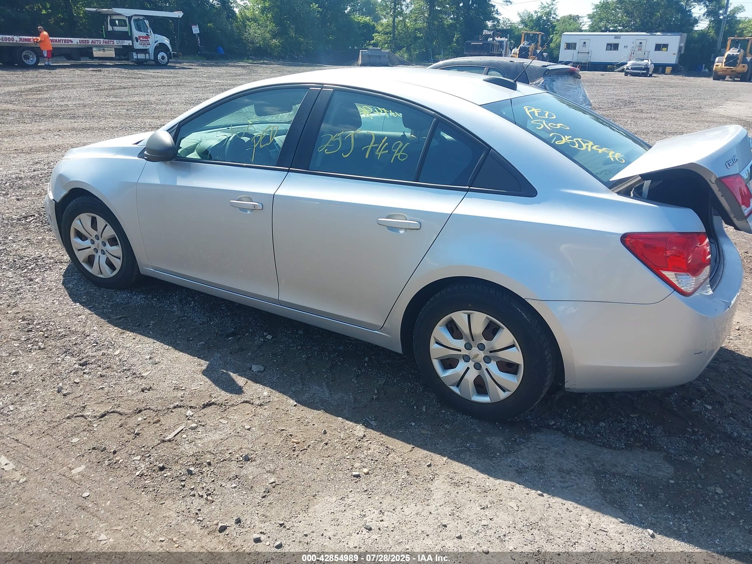 CHEVROLET CRUZE image 3