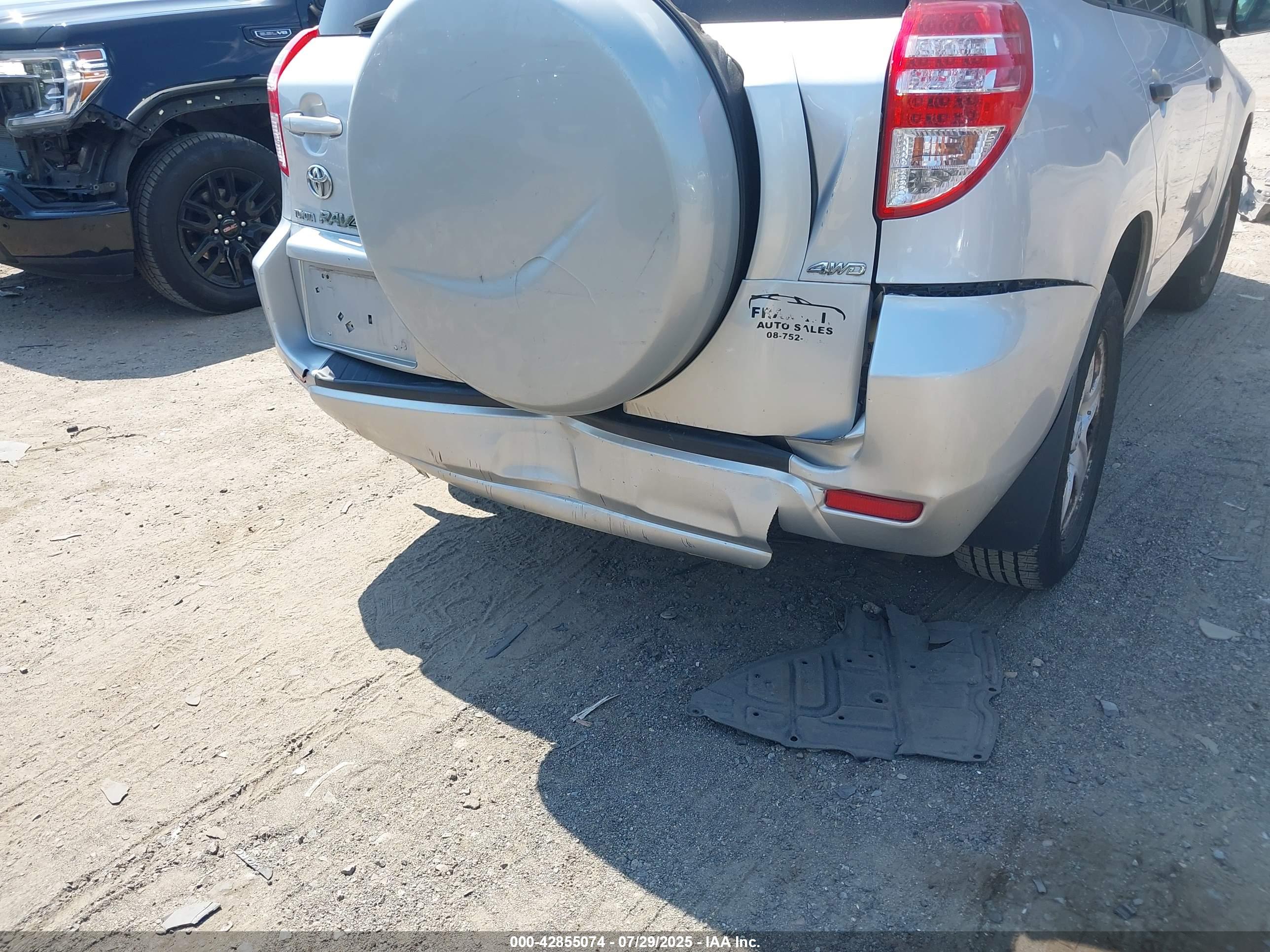 TOYOTA RAV4 image 6