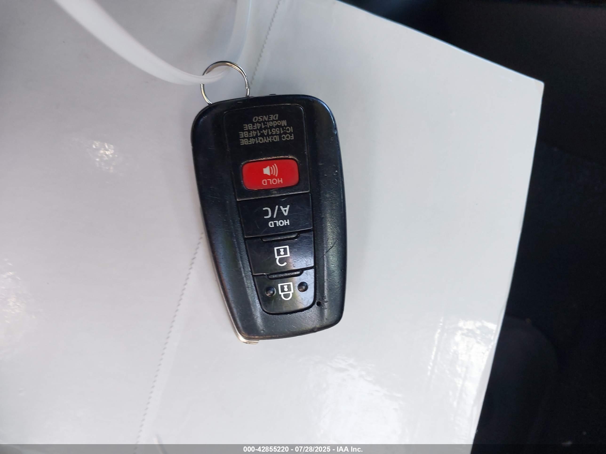 TOYOTA PRIUS image 11