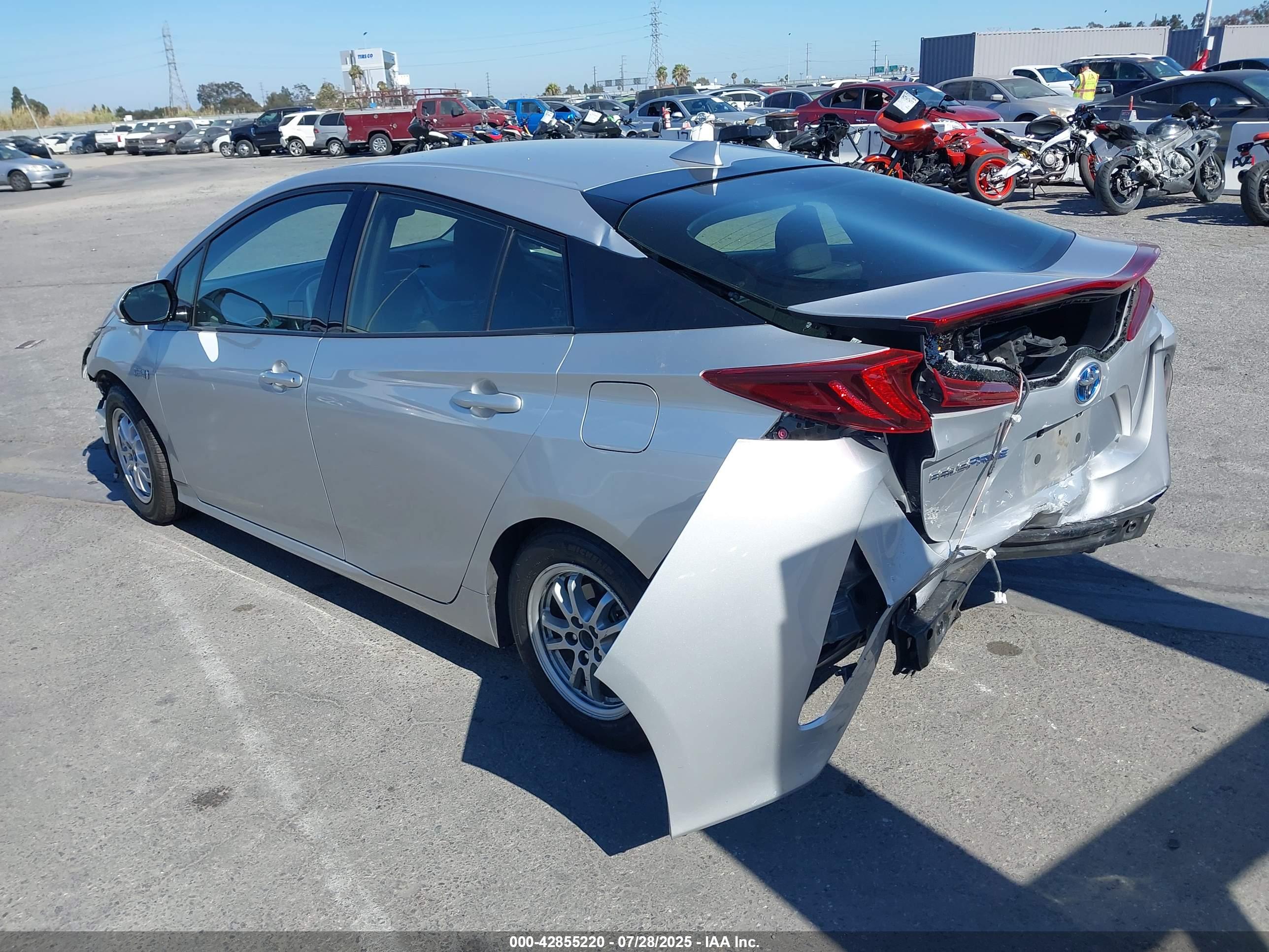 TOYOTA PRIUS image 3