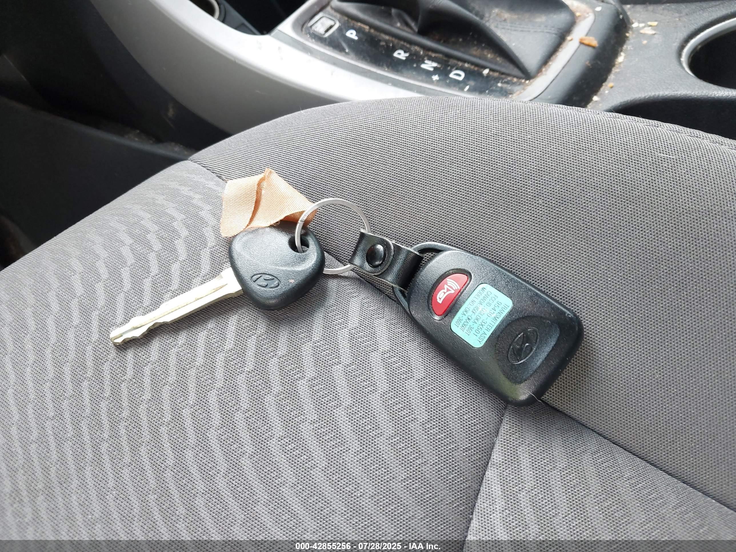 HYUNDAI ELANTRA image 11