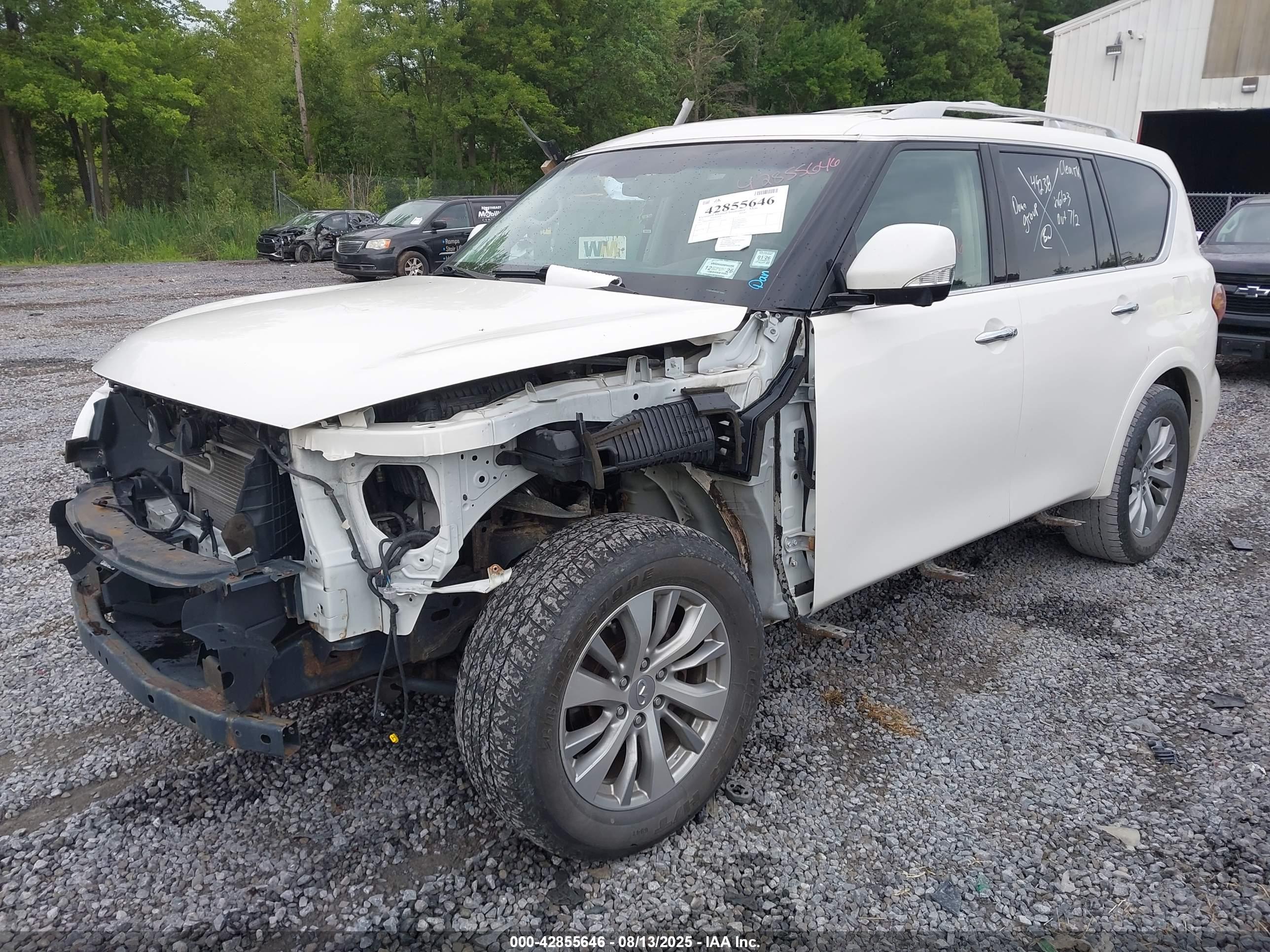 INFINITI QX80 image 2