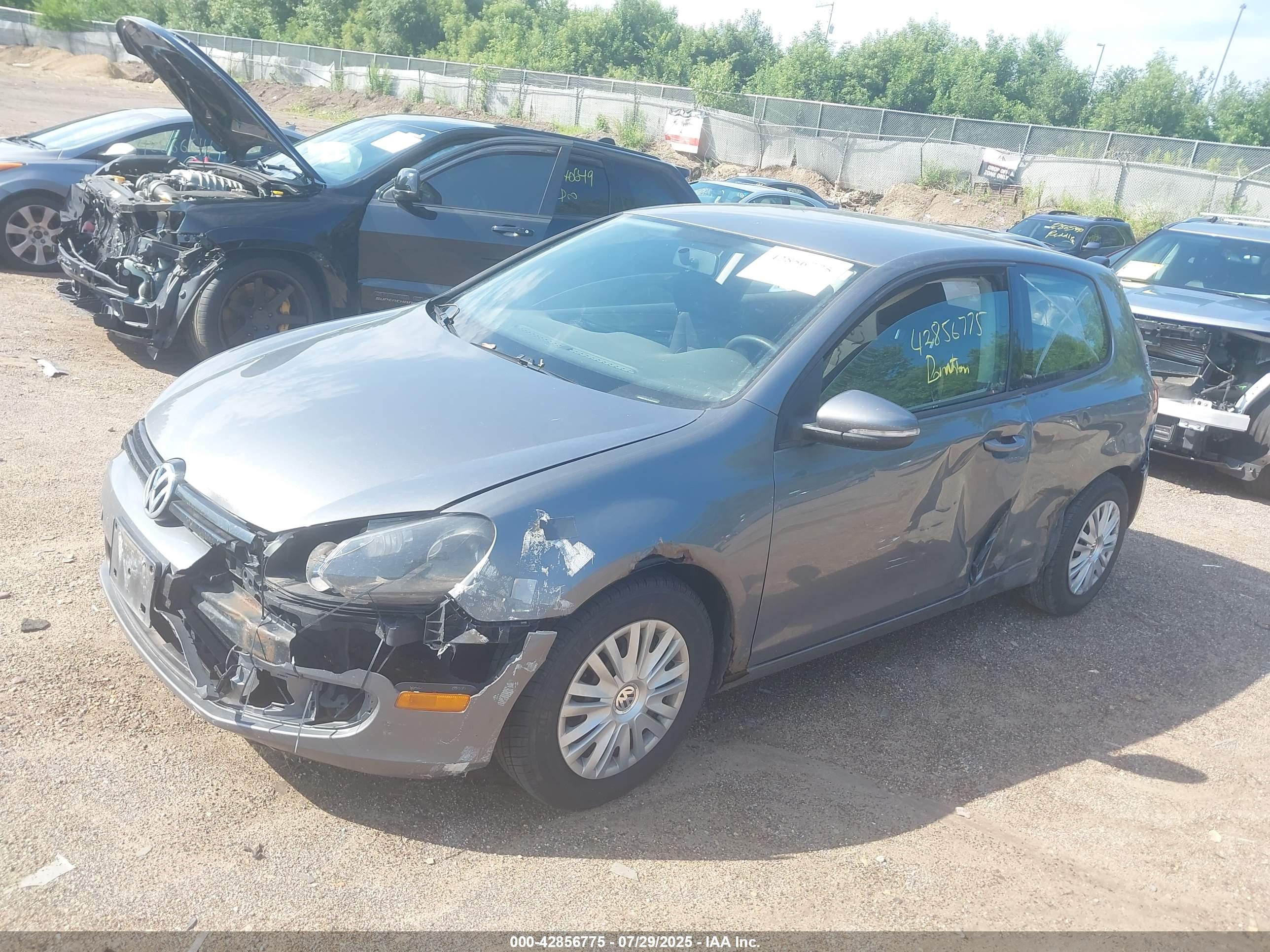 VOLKSWAGEN GOLF image 2