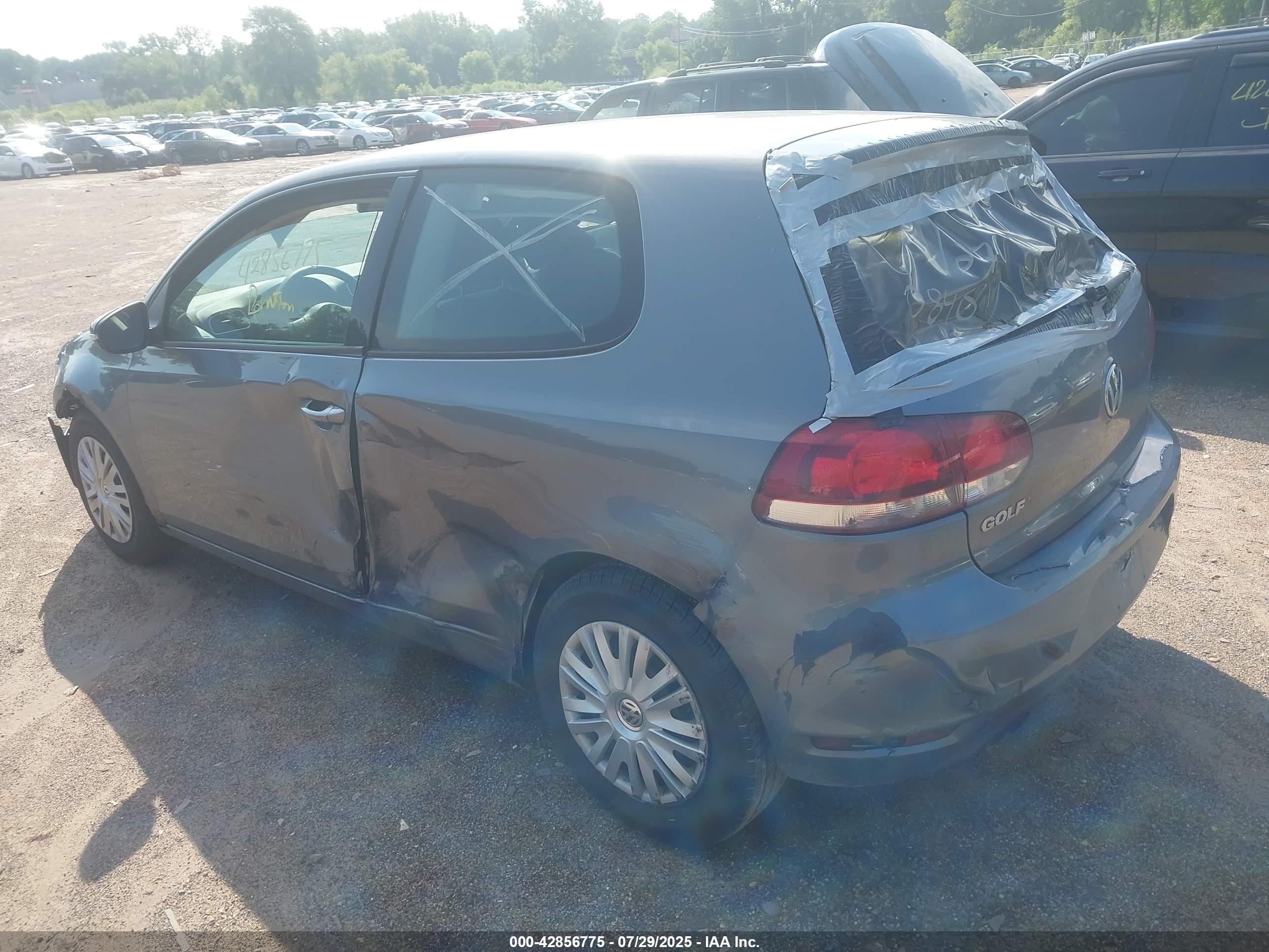 VOLKSWAGEN GOLF image 3
