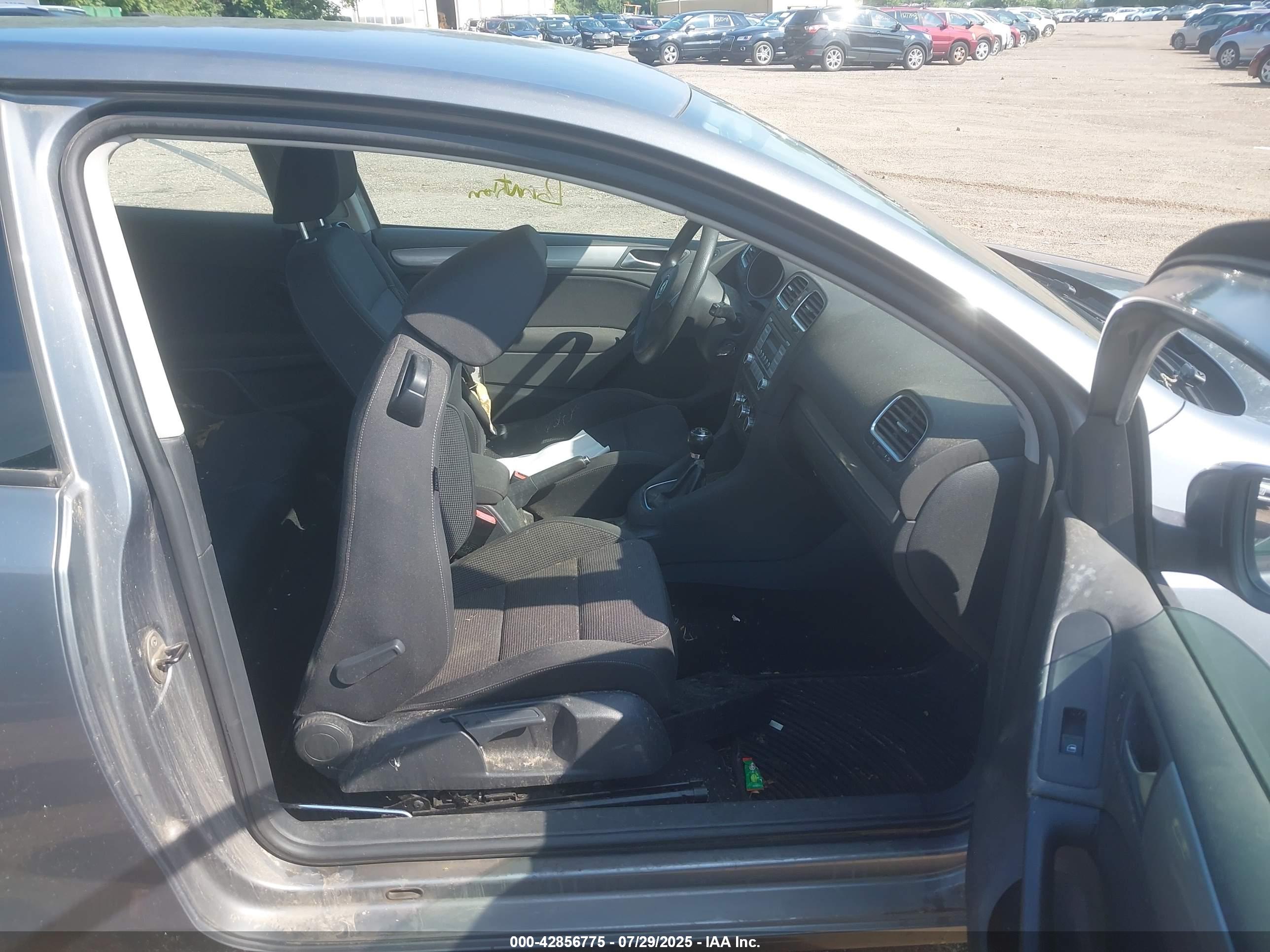 VOLKSWAGEN GOLF image 5
