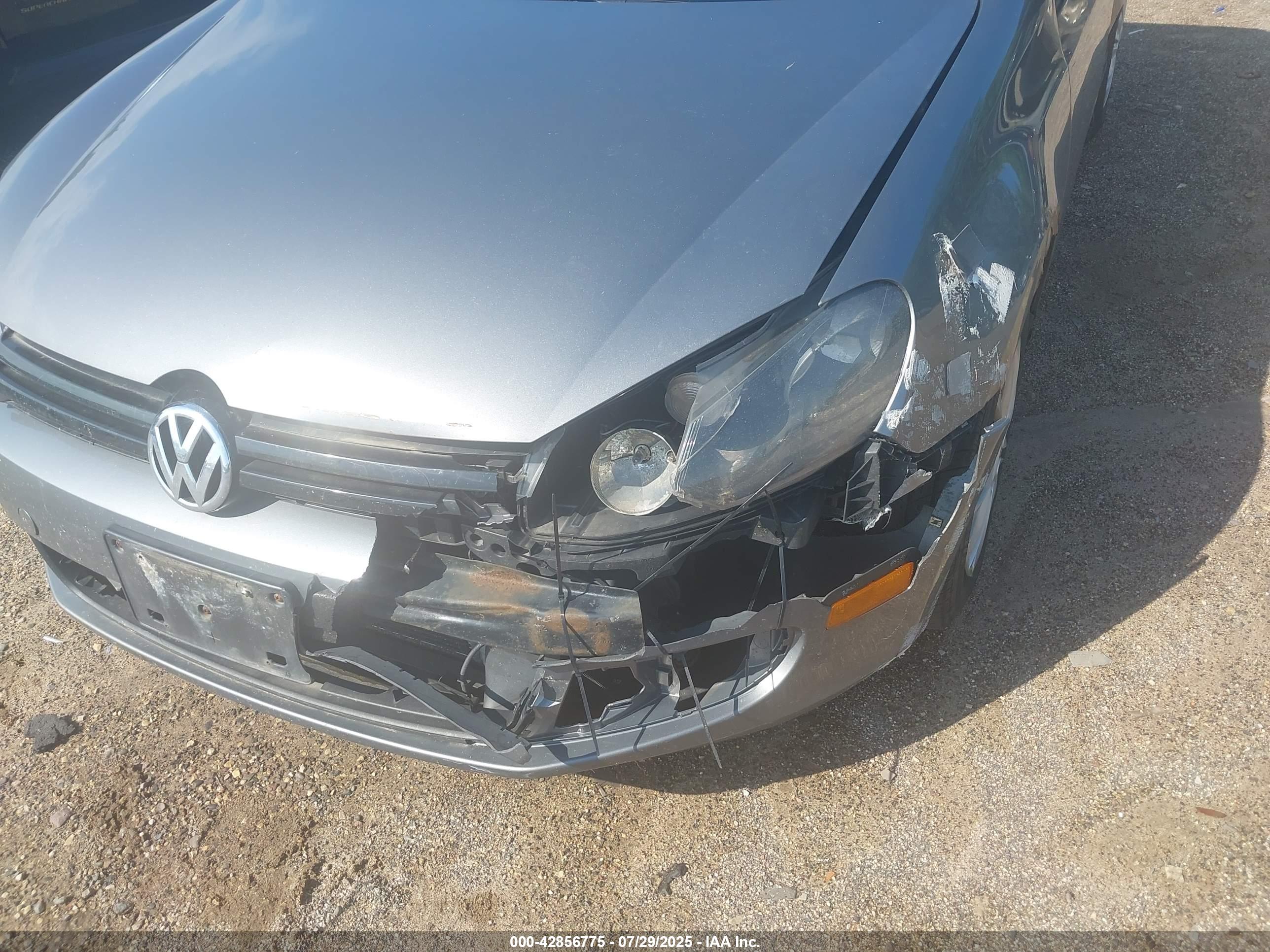 VOLKSWAGEN GOLF image 6