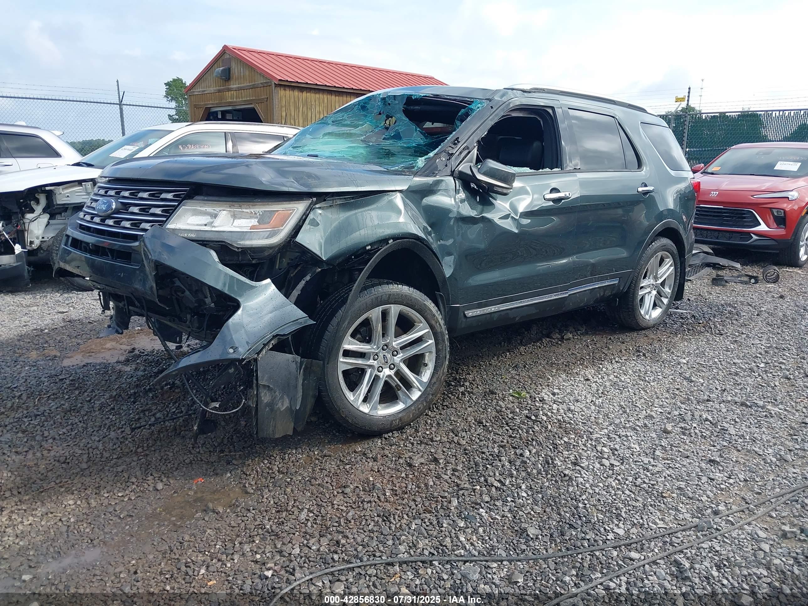 FORD EXPLORER image 2