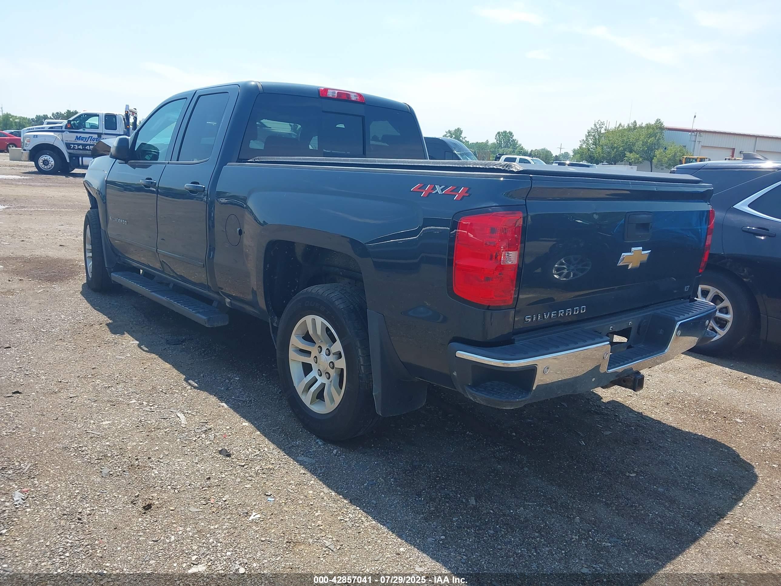 CHEVROLET SILVERADO image 3