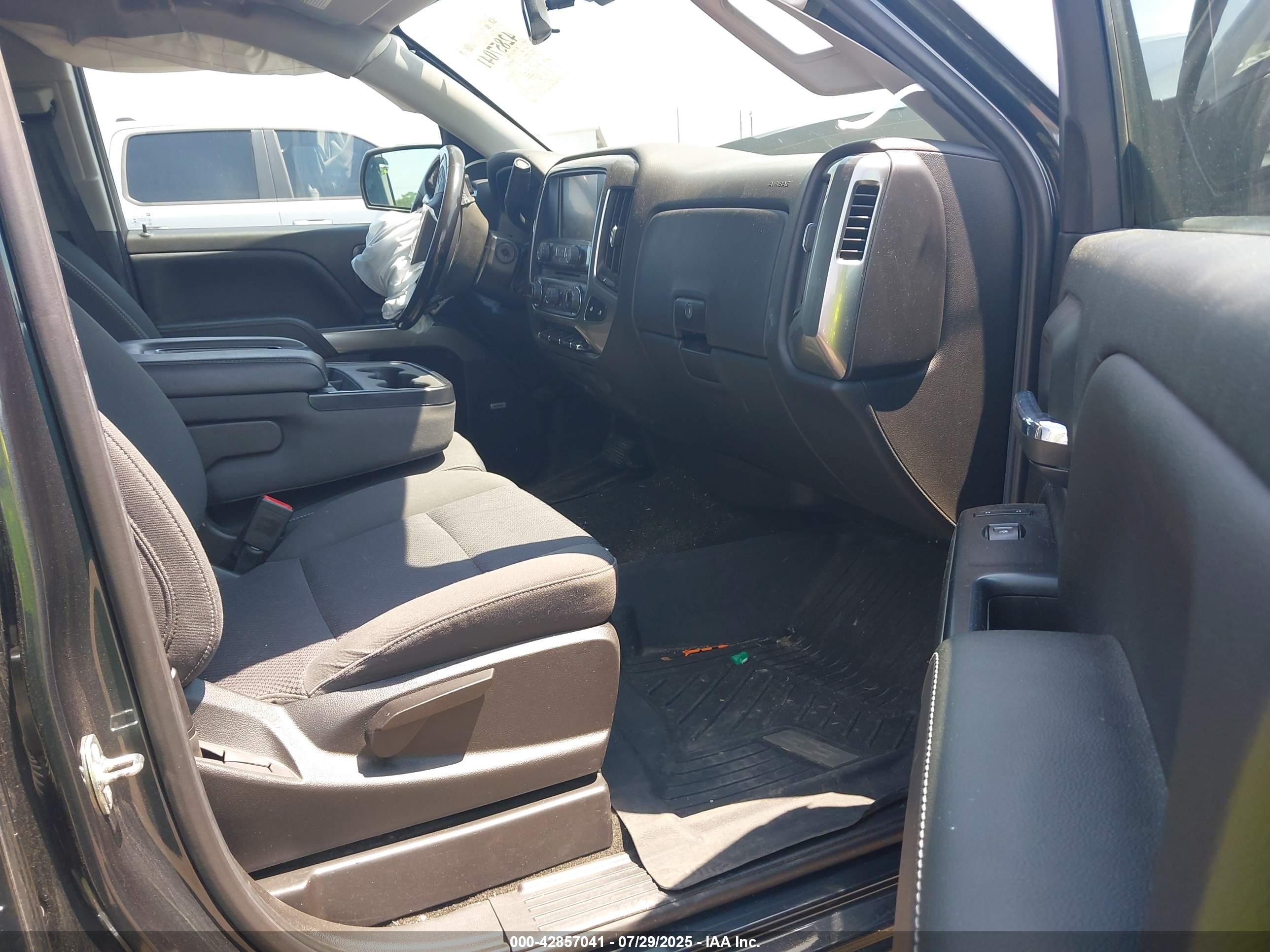 CHEVROLET SILVERADO image 5