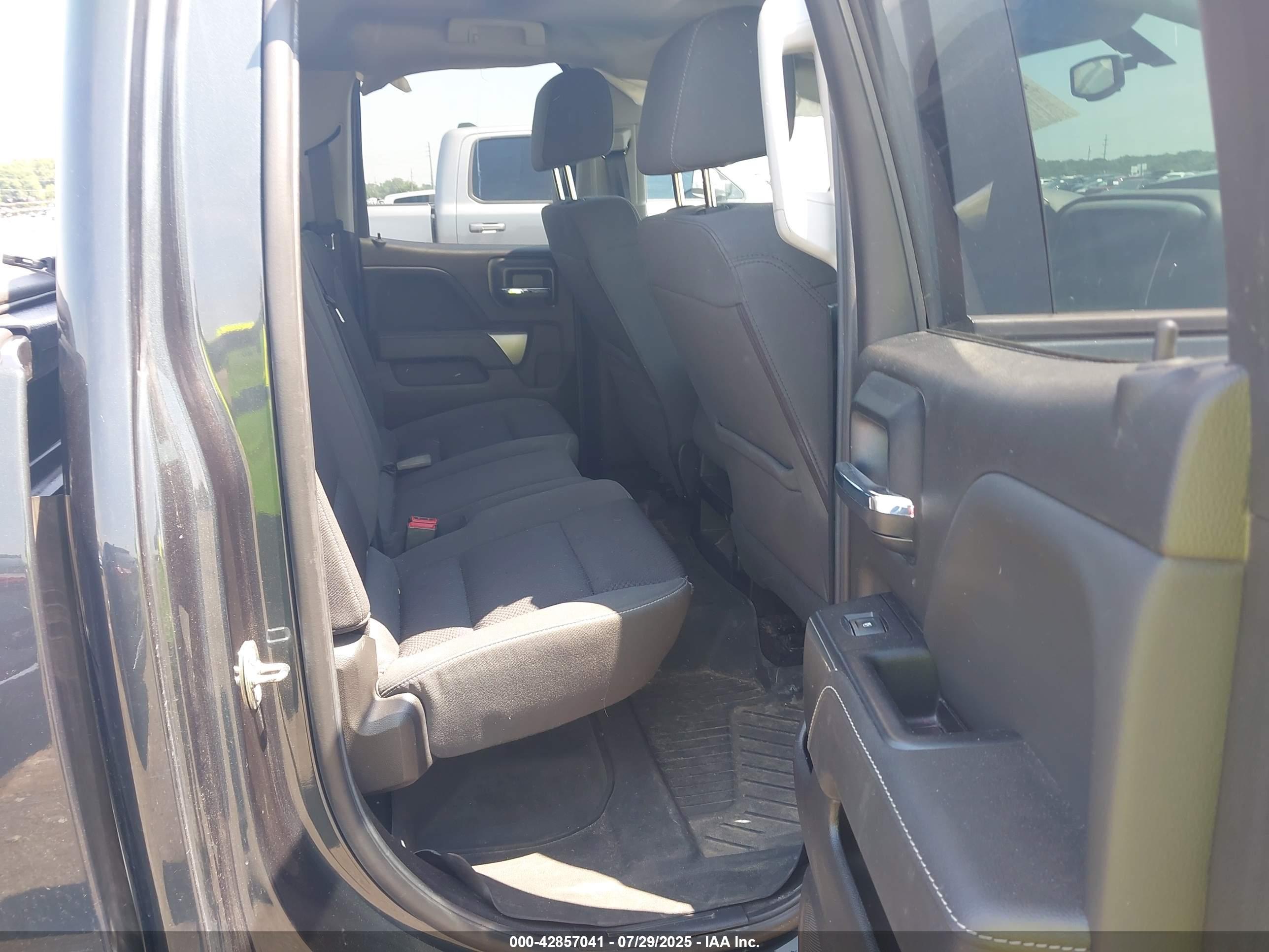CHEVROLET SILVERADO image 8