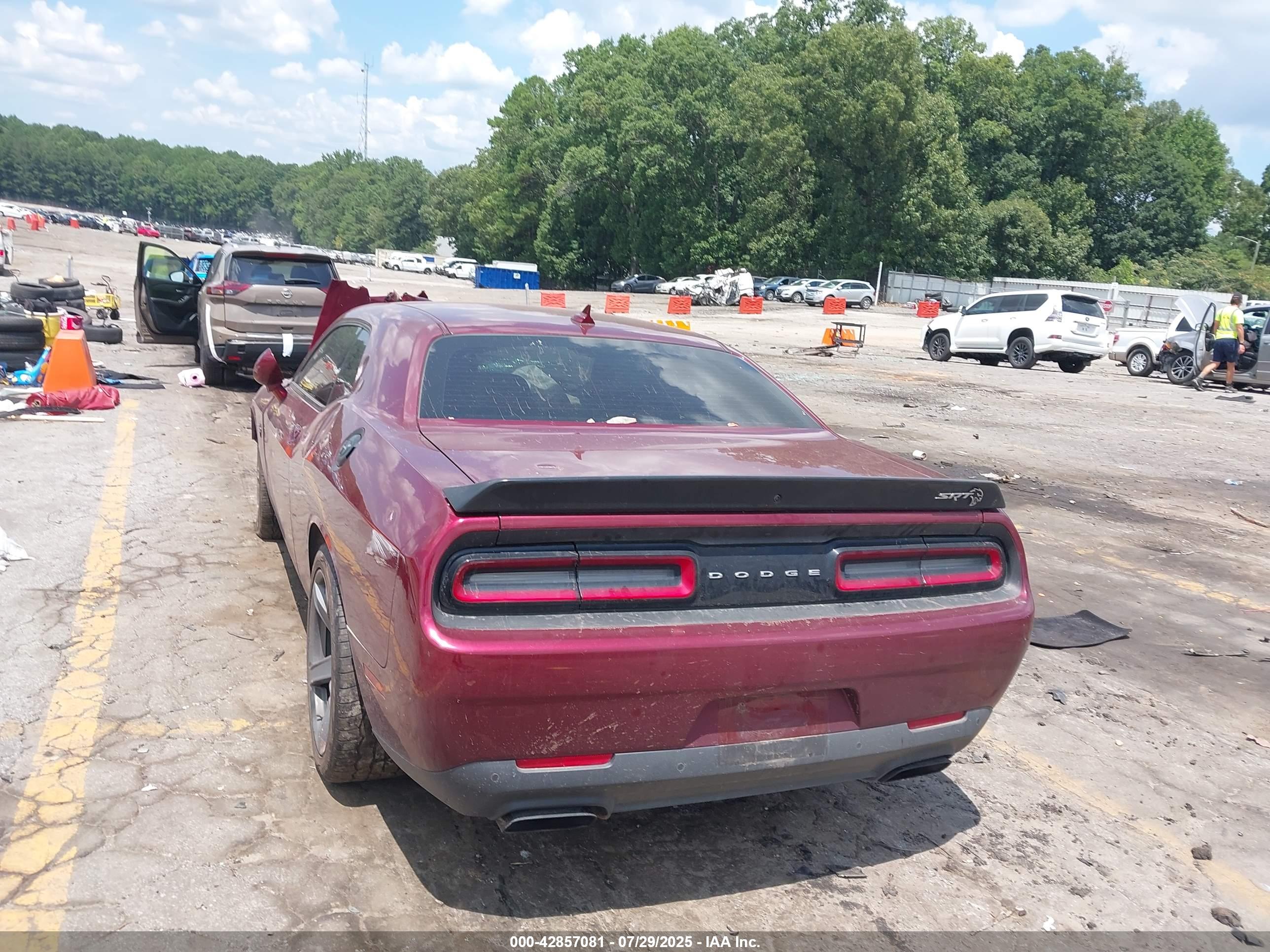 DODGE CHALLENGER image 3