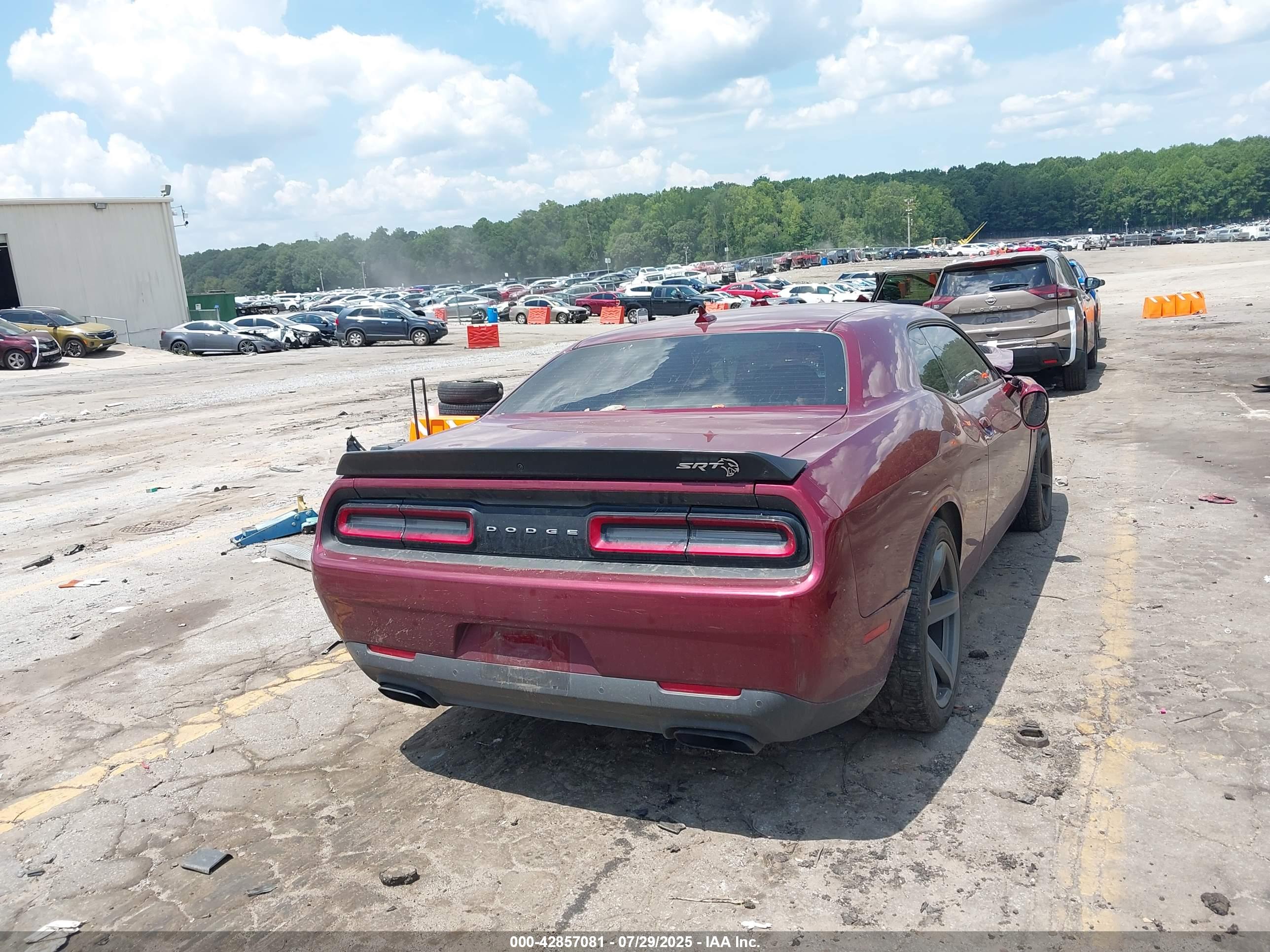 DODGE CHALLENGER image 4