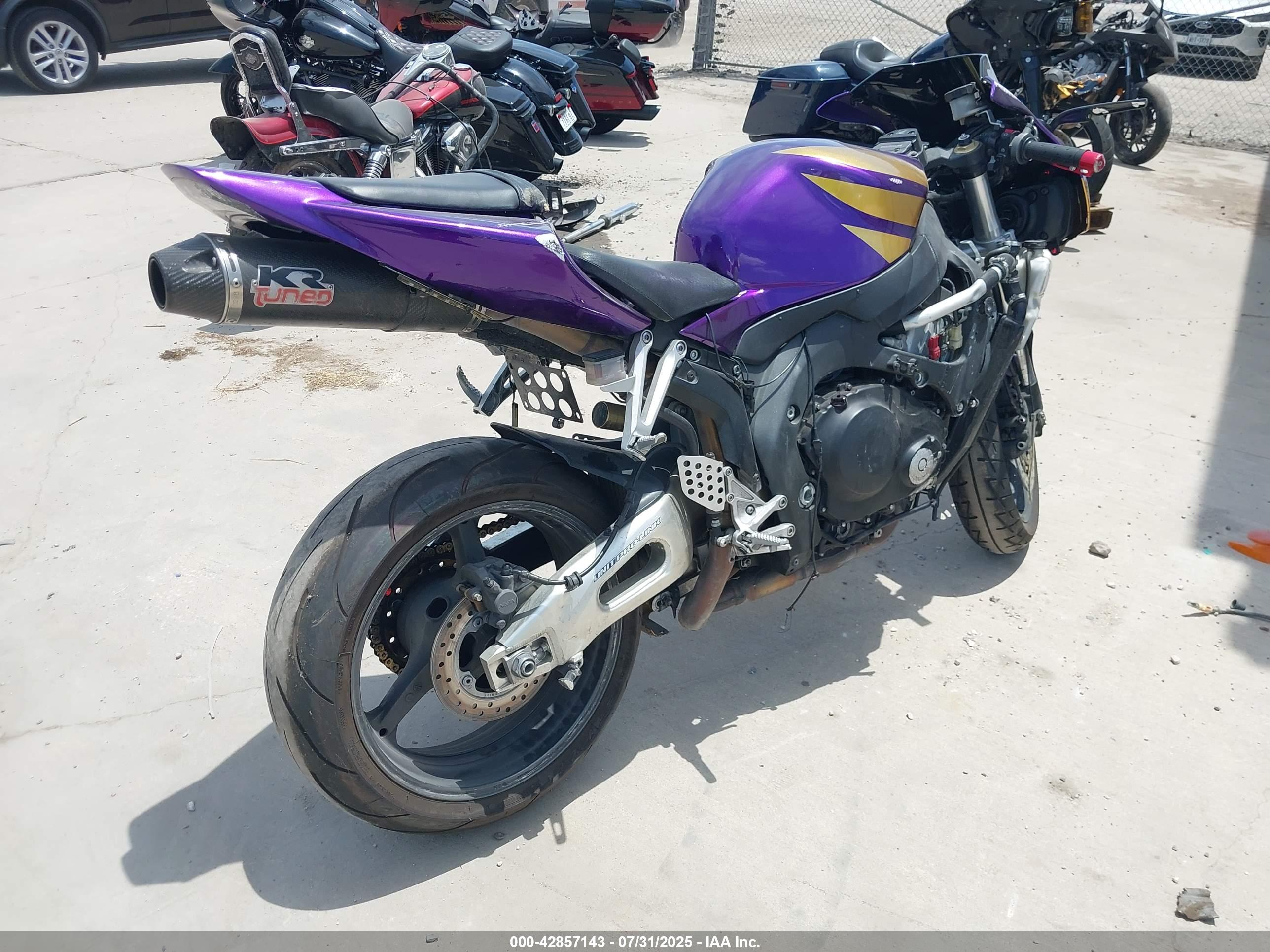 HONDA CBR1000 image 4