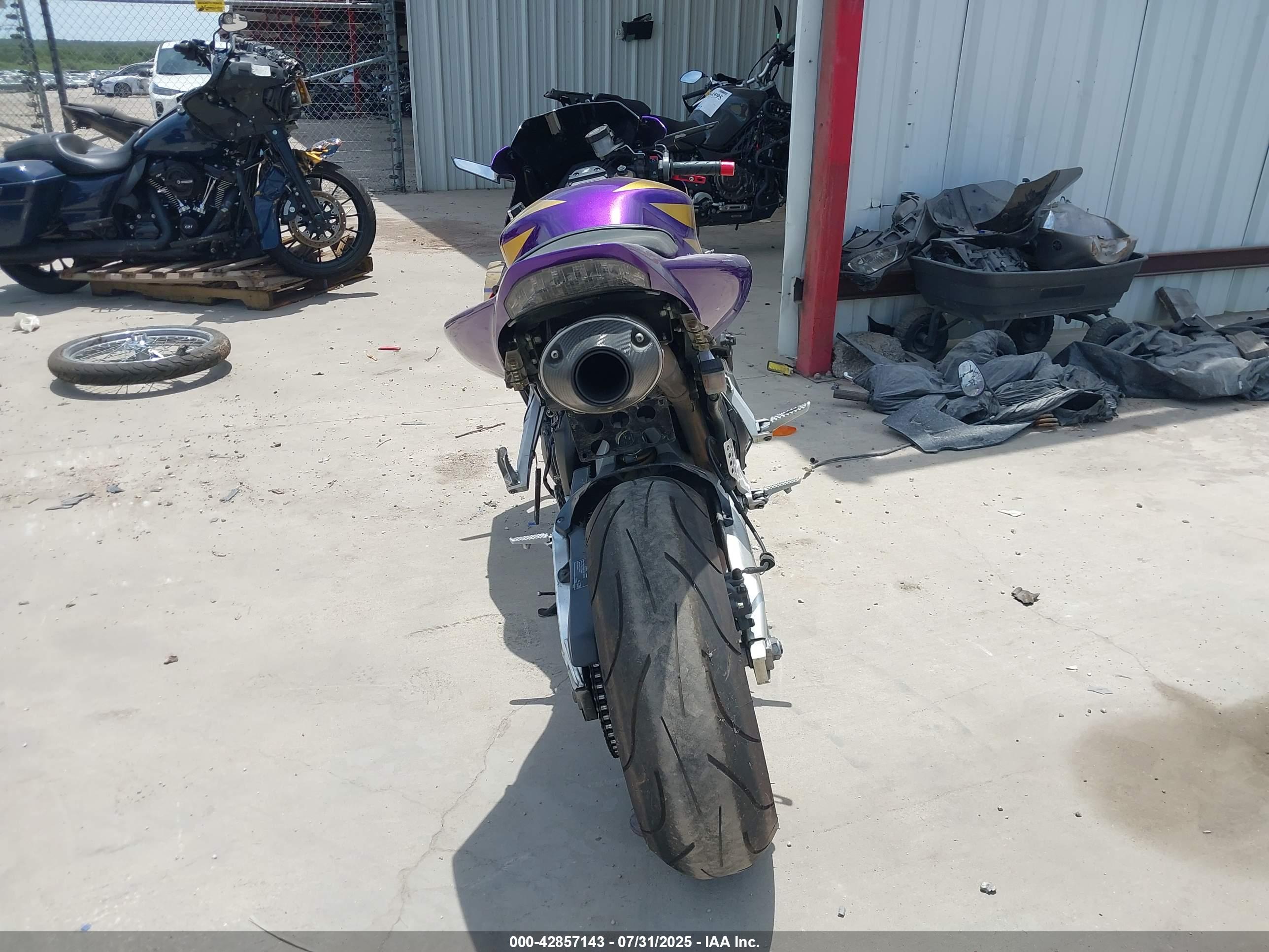 HONDA CBR1000 image 6