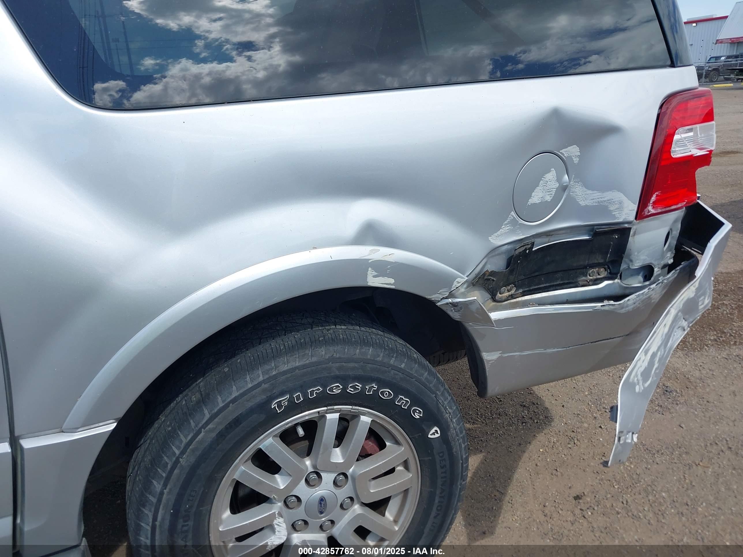 FORD EXPEDITION image 6