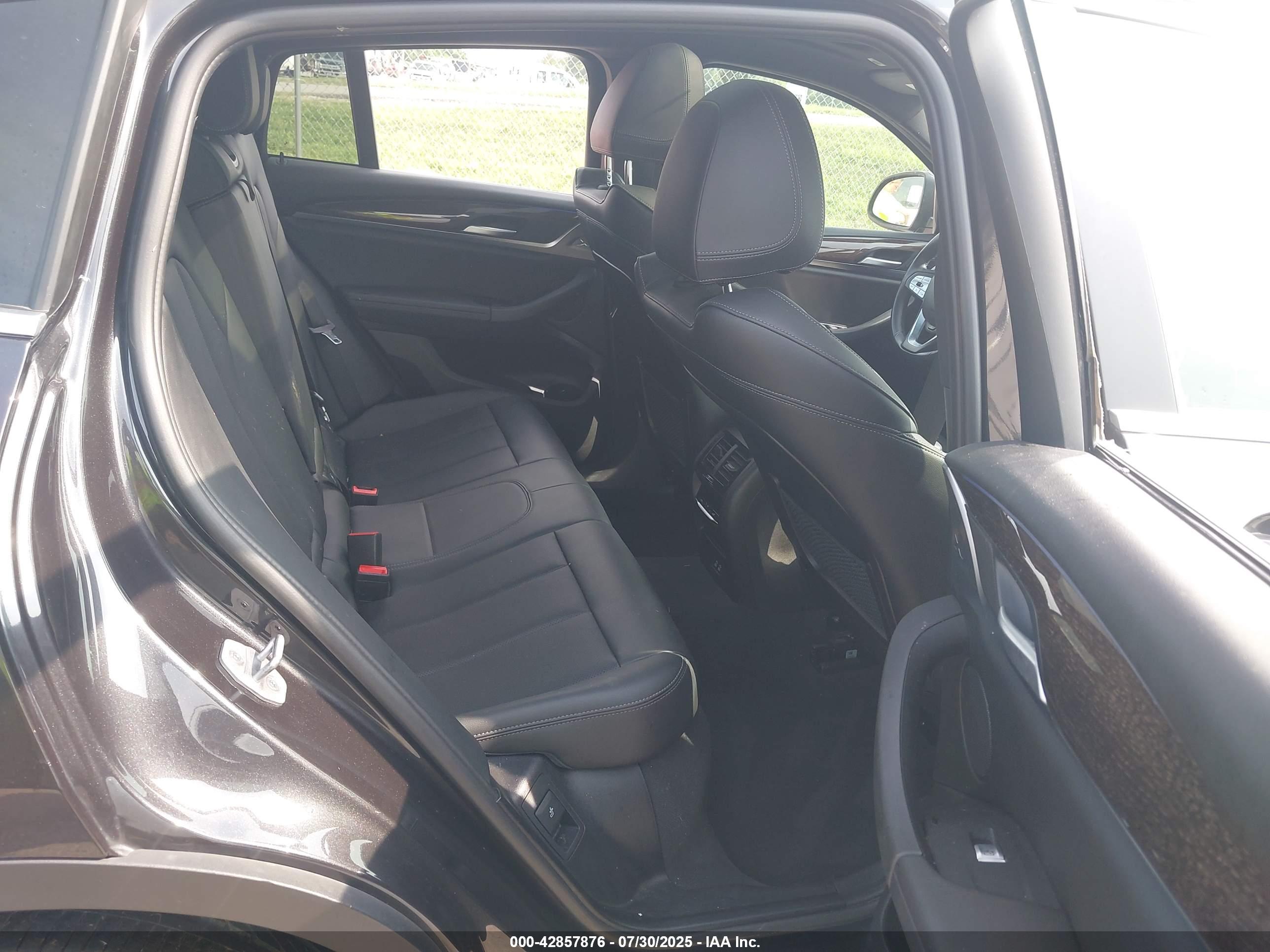 BMW X4 image 8