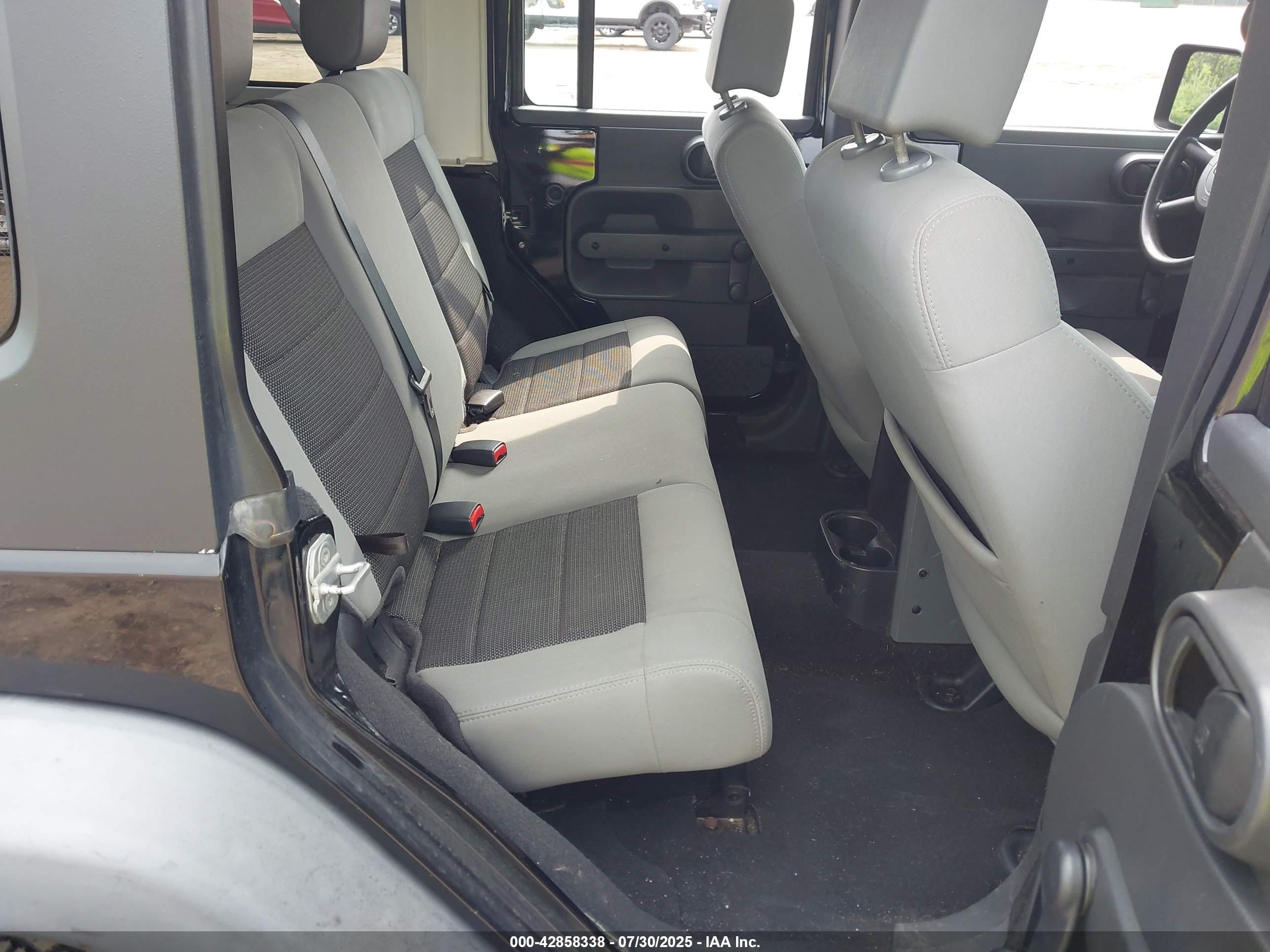 JEEP WRANGLER image 8