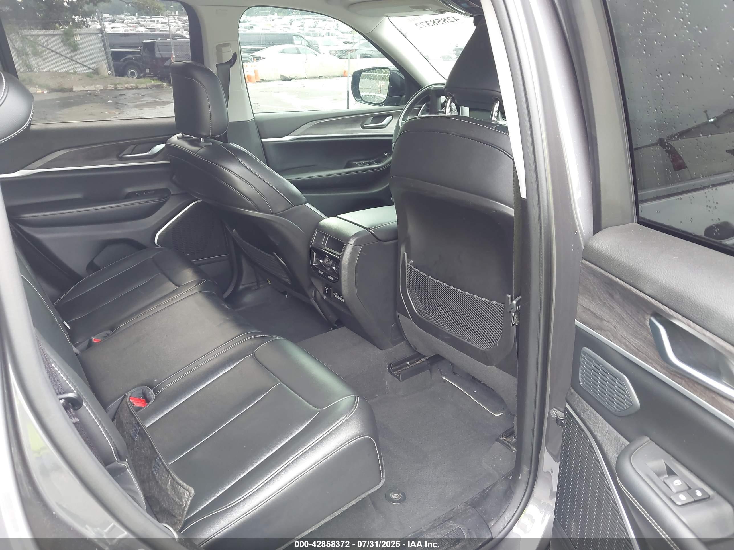 JEEP GRAND image 8