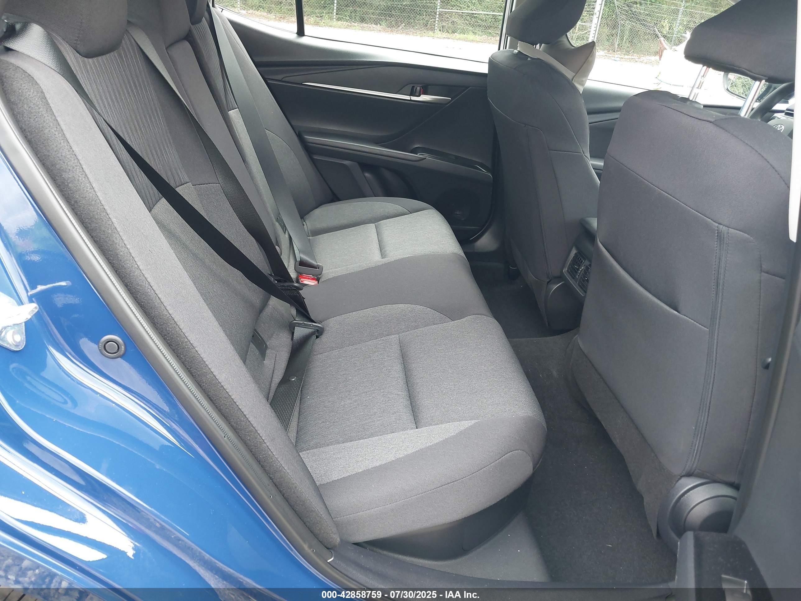 TOYOTA CAMRY image 8