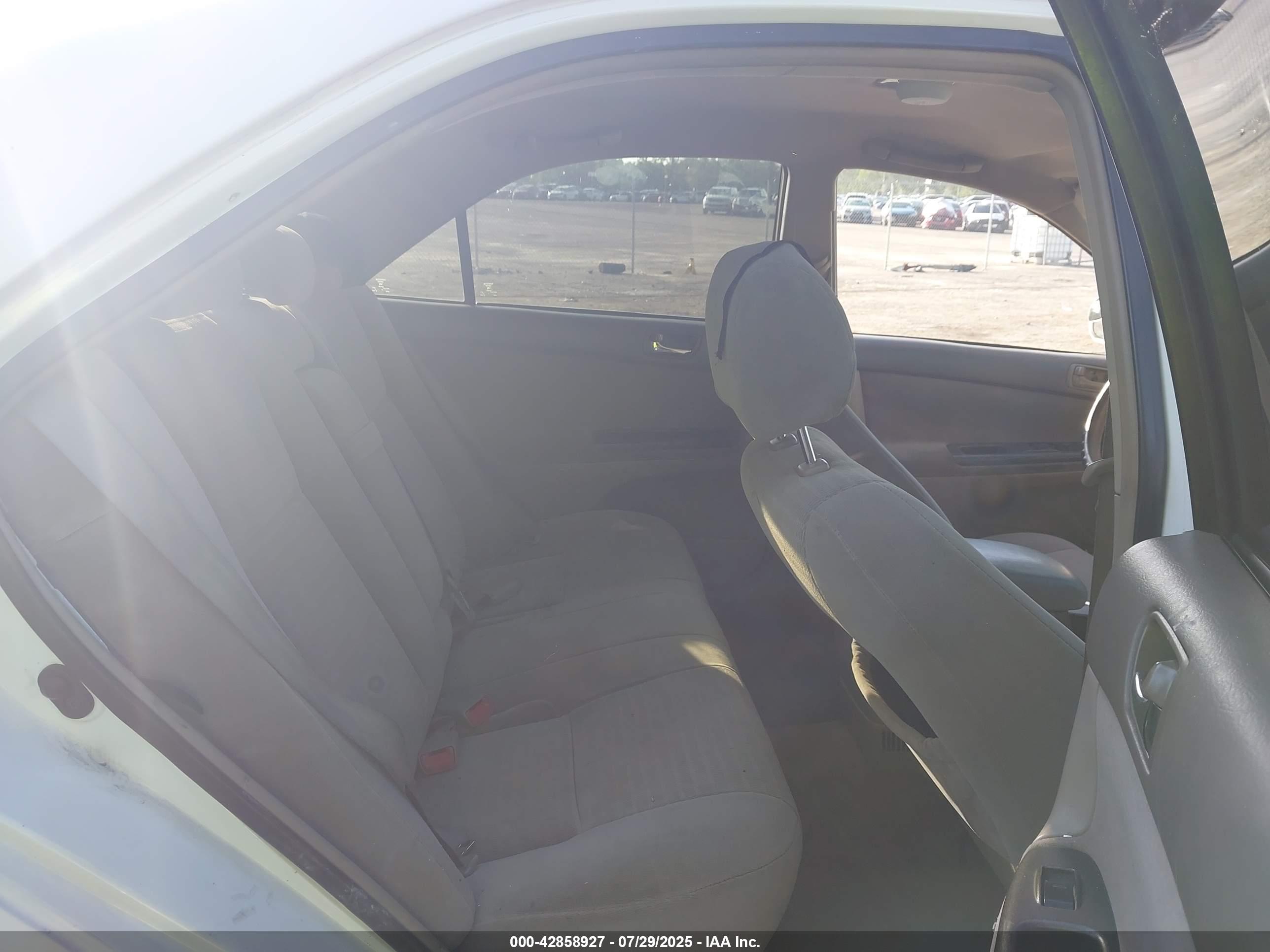 TOYOTA CAMRY image 8