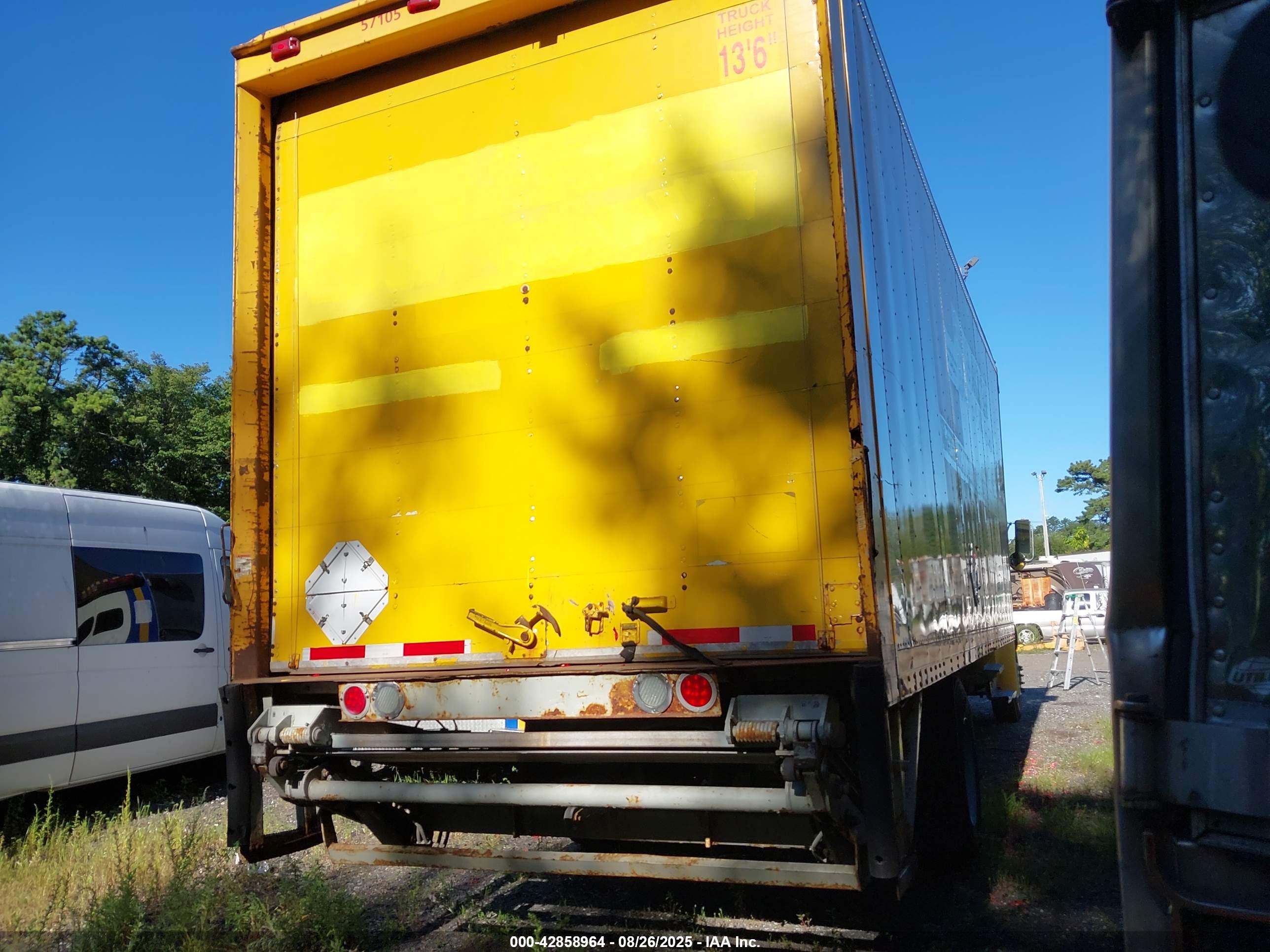 STERLING TRUCK image 4