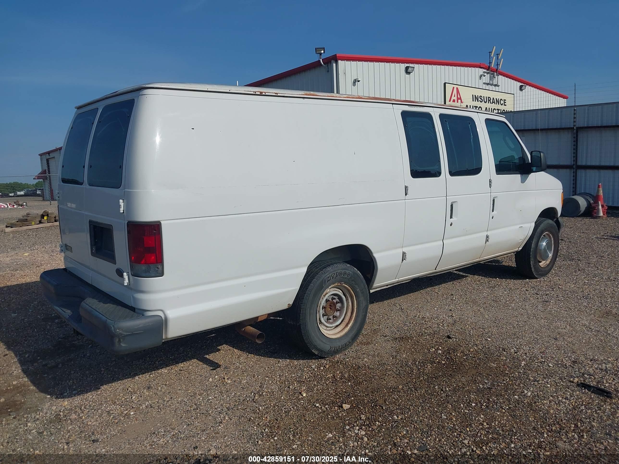 FORD E-250 image 4