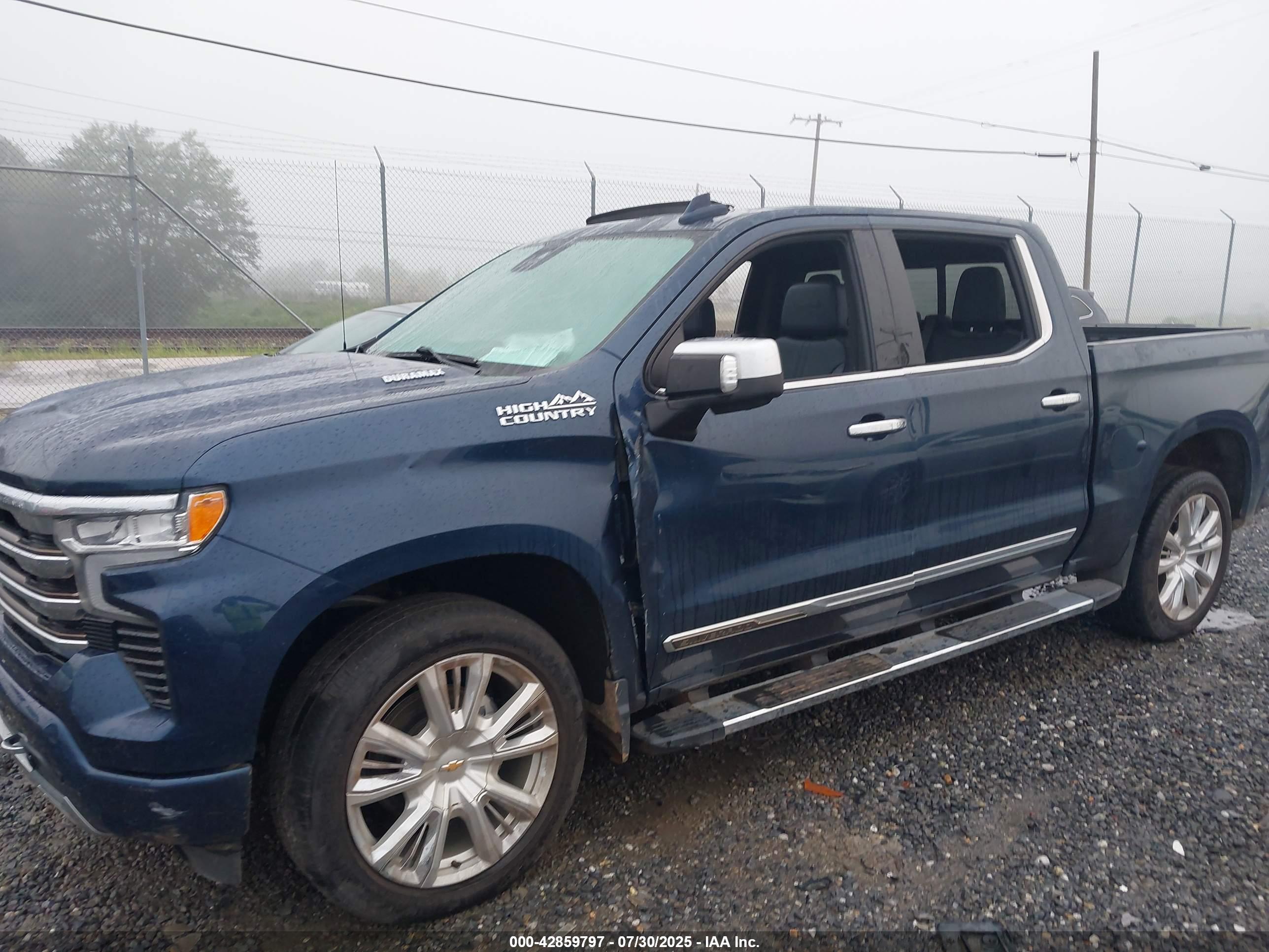 CHEVROLET SILVERADO image 6