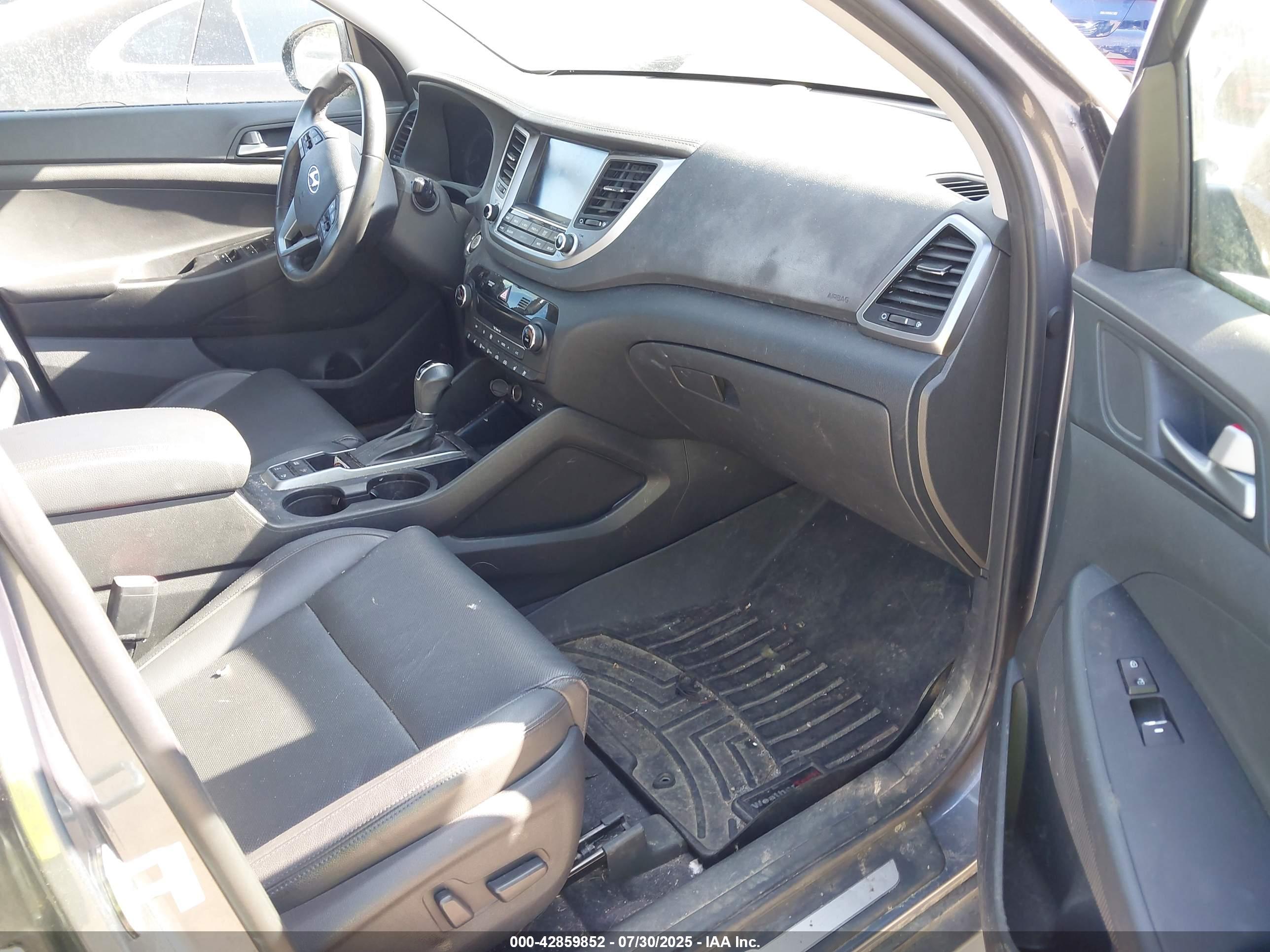 HYUNDAI TUCSON image 5