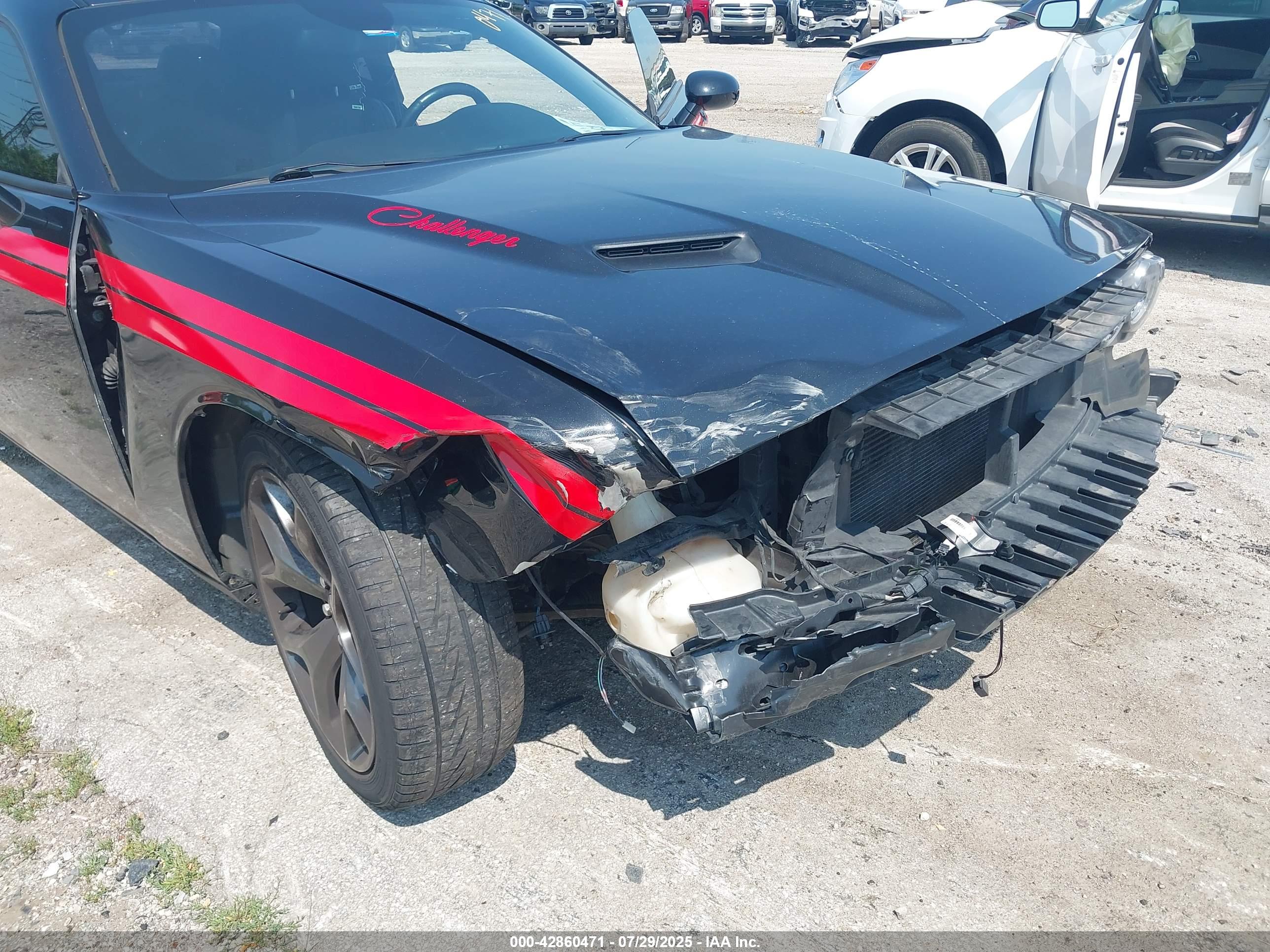 DODGE CHALLENGER image 6