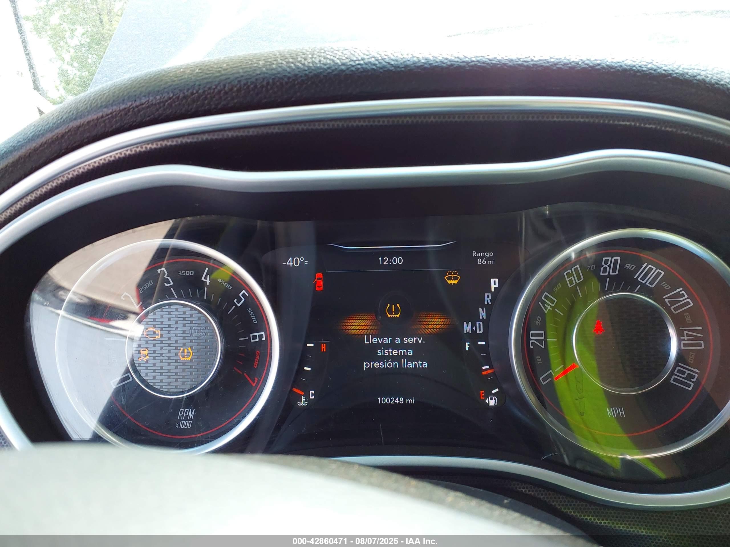 DODGE CHALLENGER image 7