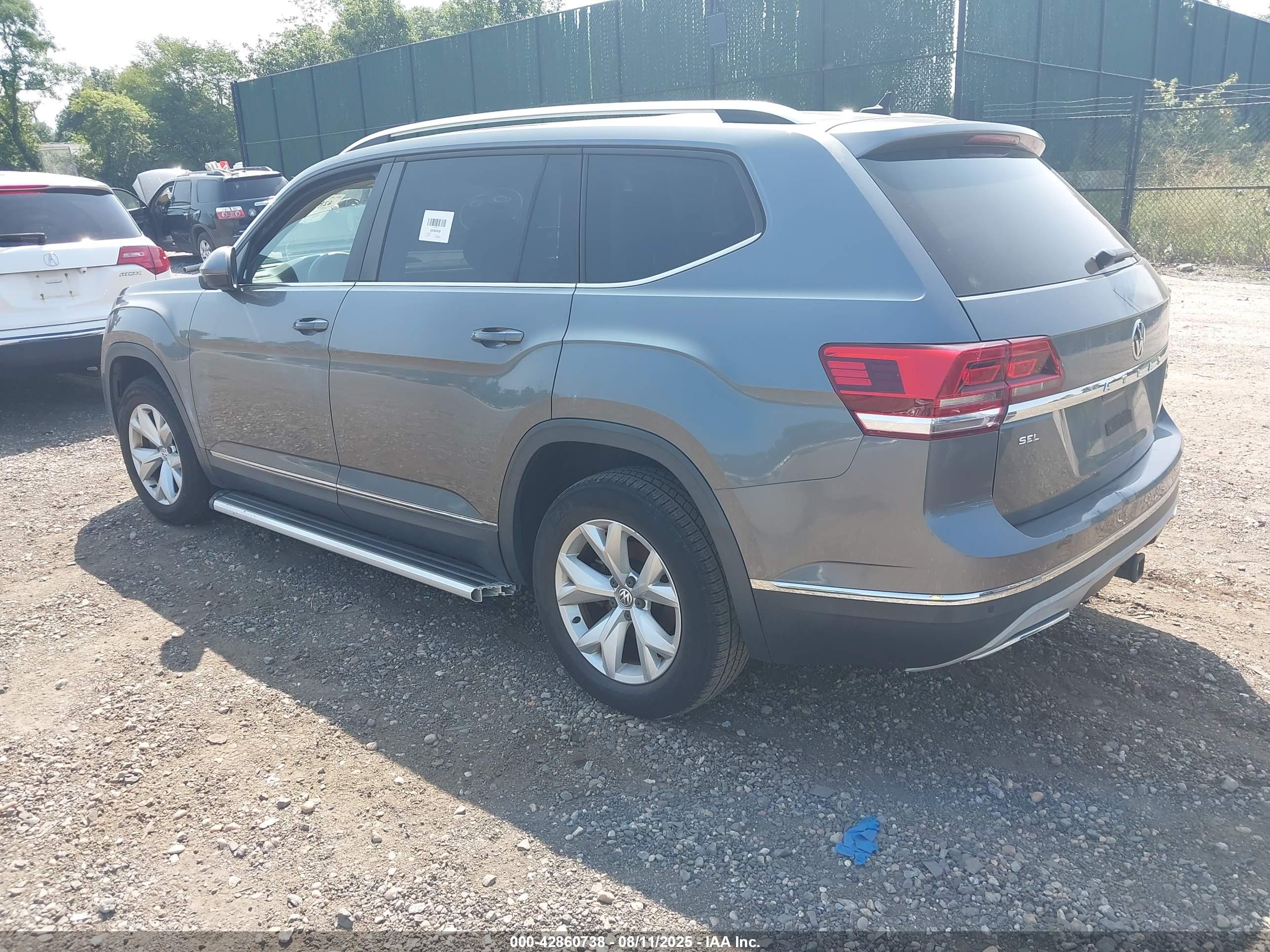 VOLKSWAGEN ATLAS image 3