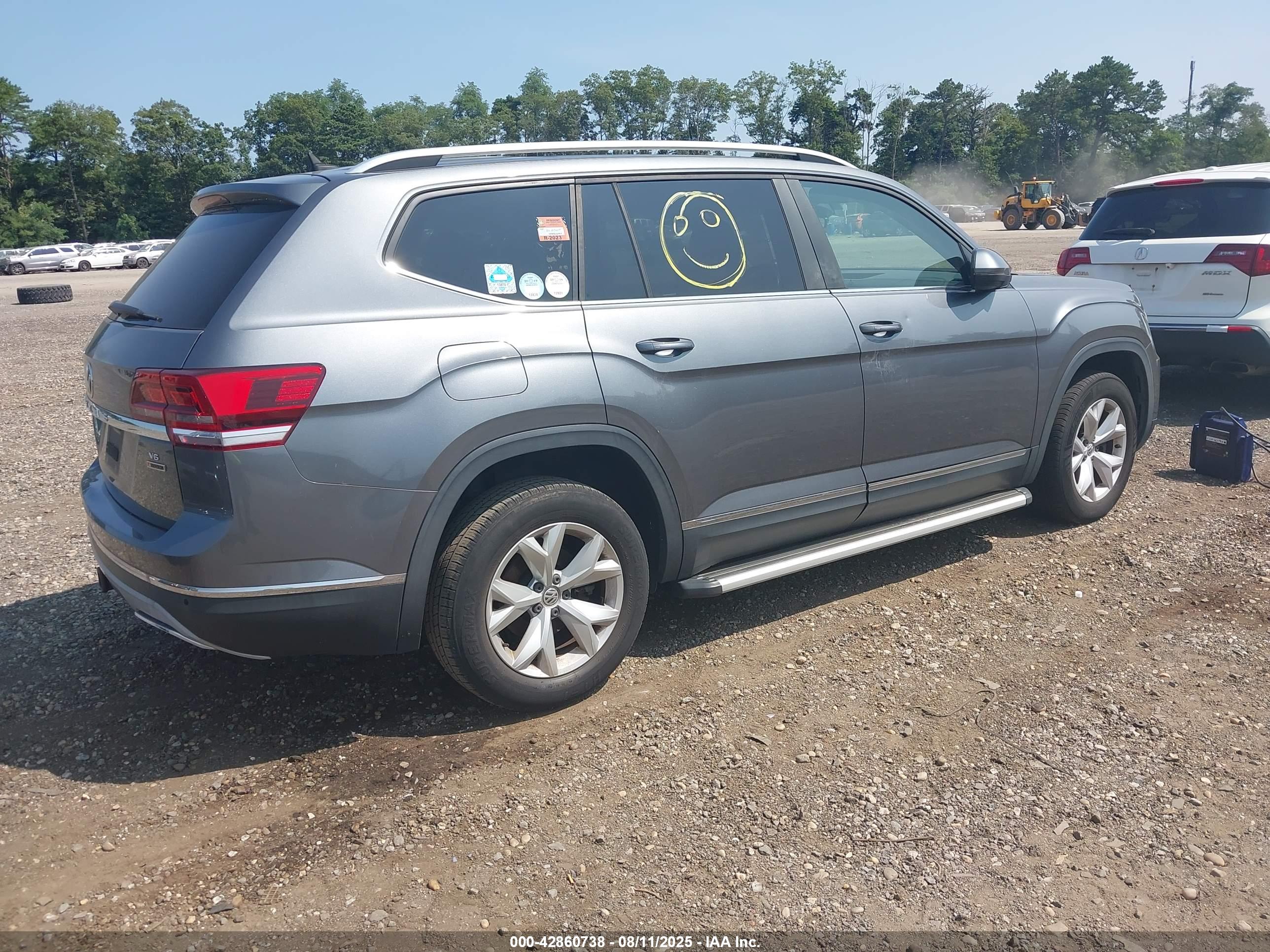 VOLKSWAGEN ATLAS image 4