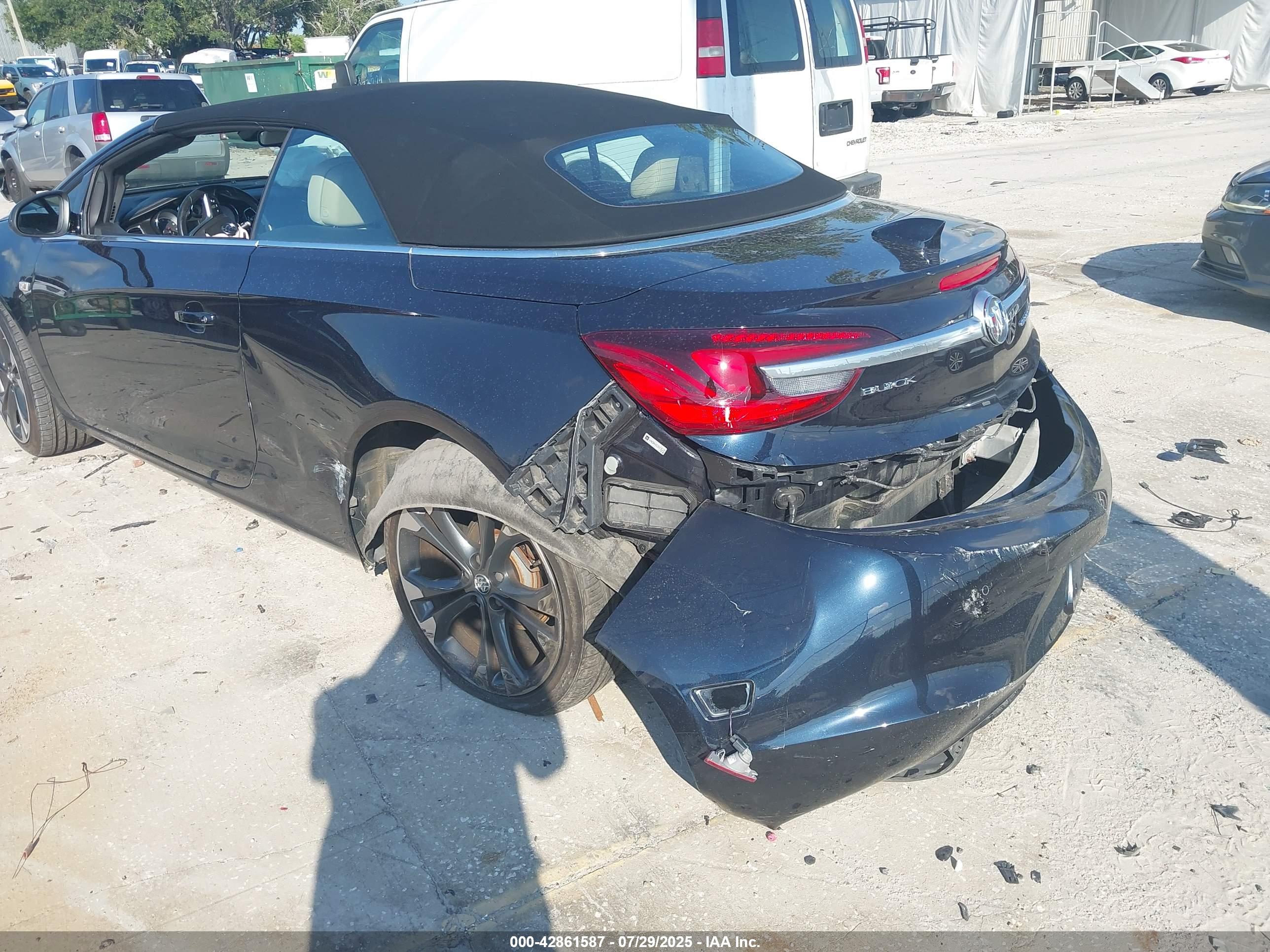 BUICK CASCADA image 6