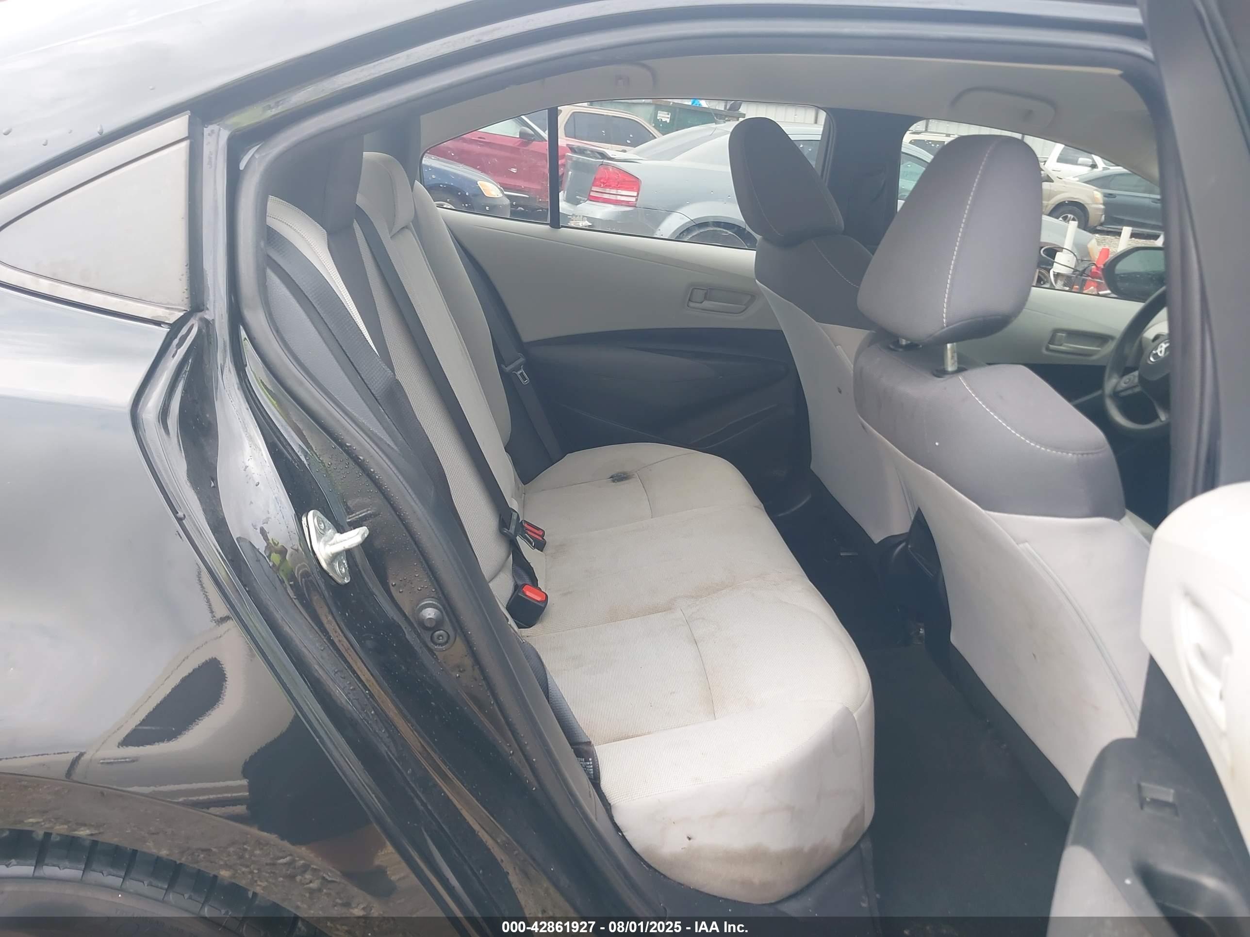 TOYOTA COROLLA image 8