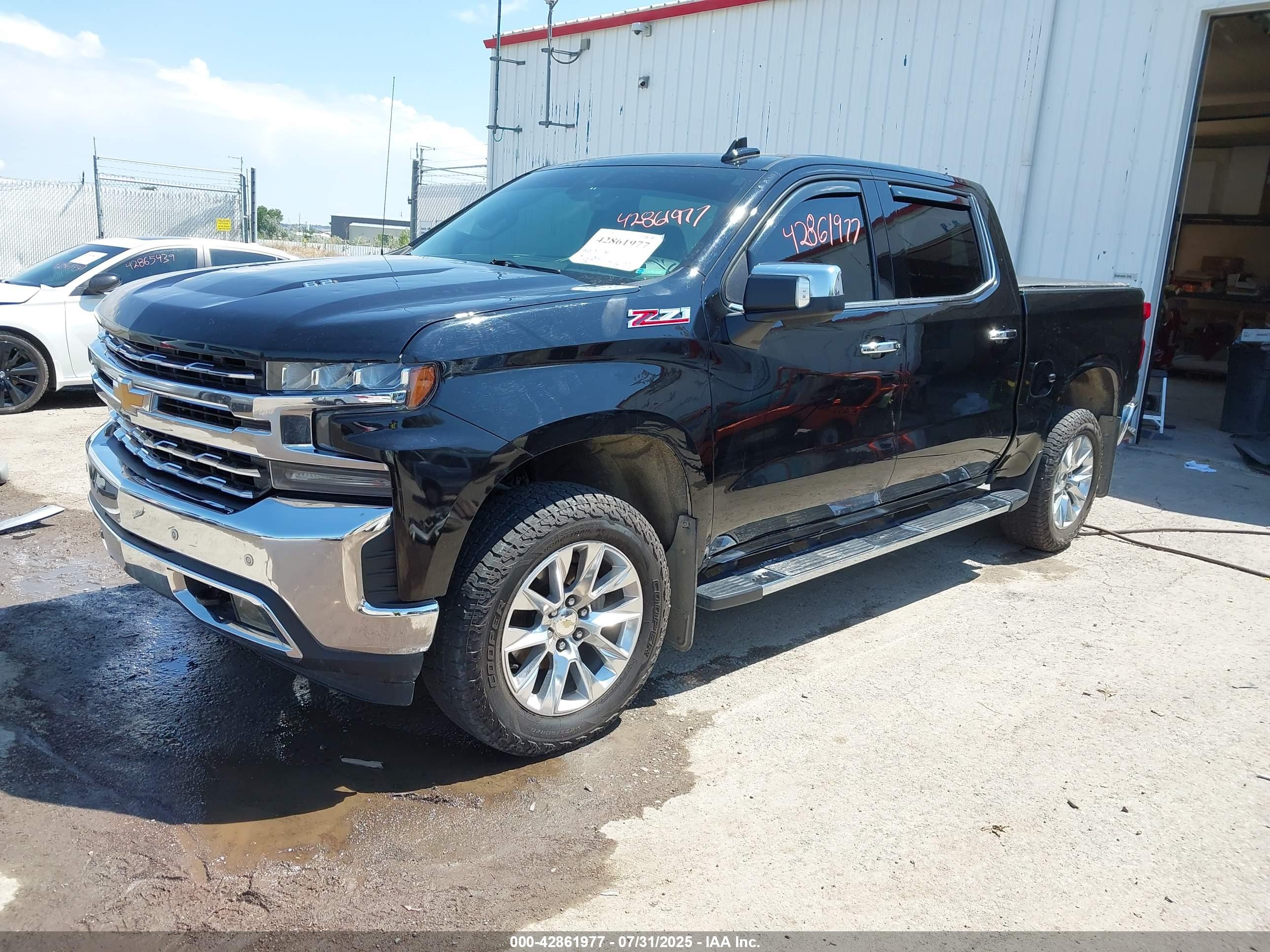 CHEVROLET SILVERADO image 2