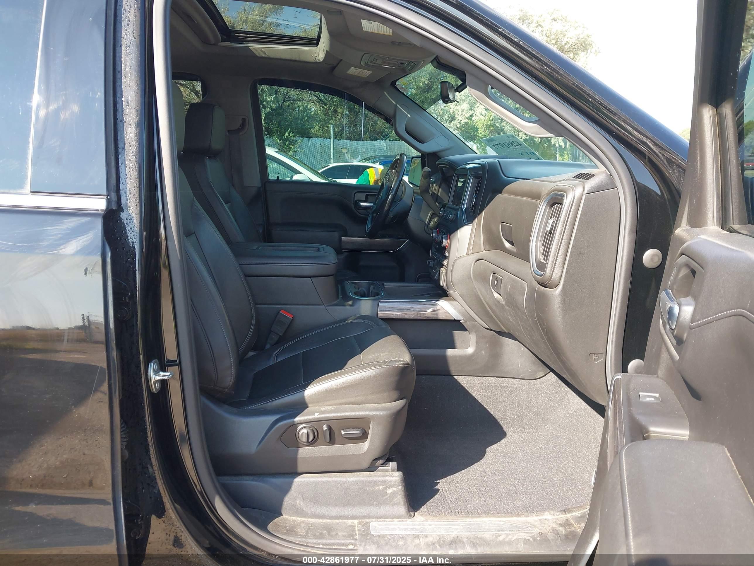 CHEVROLET SILVERADO image 5