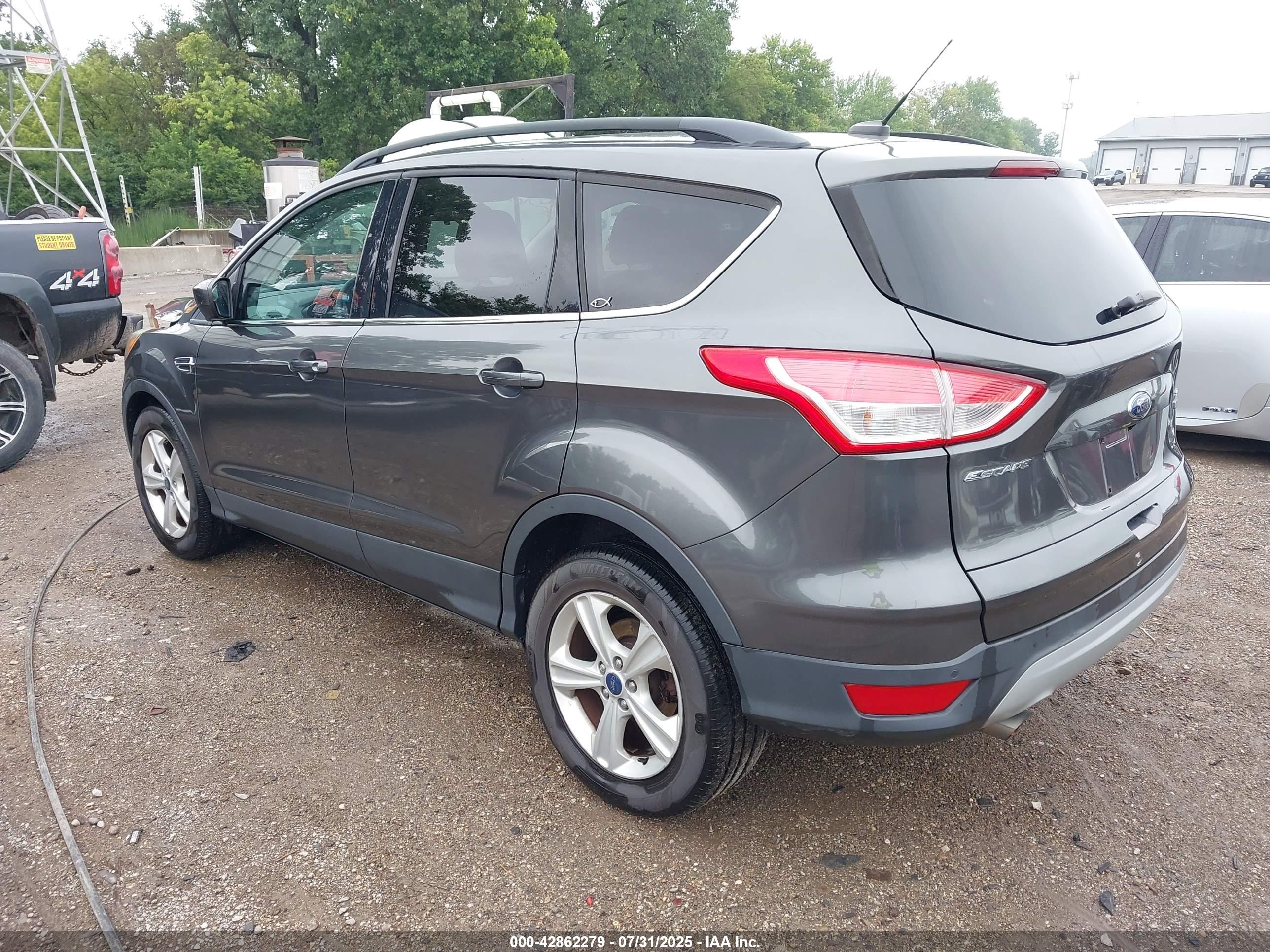 FORD ESCAPE image 3