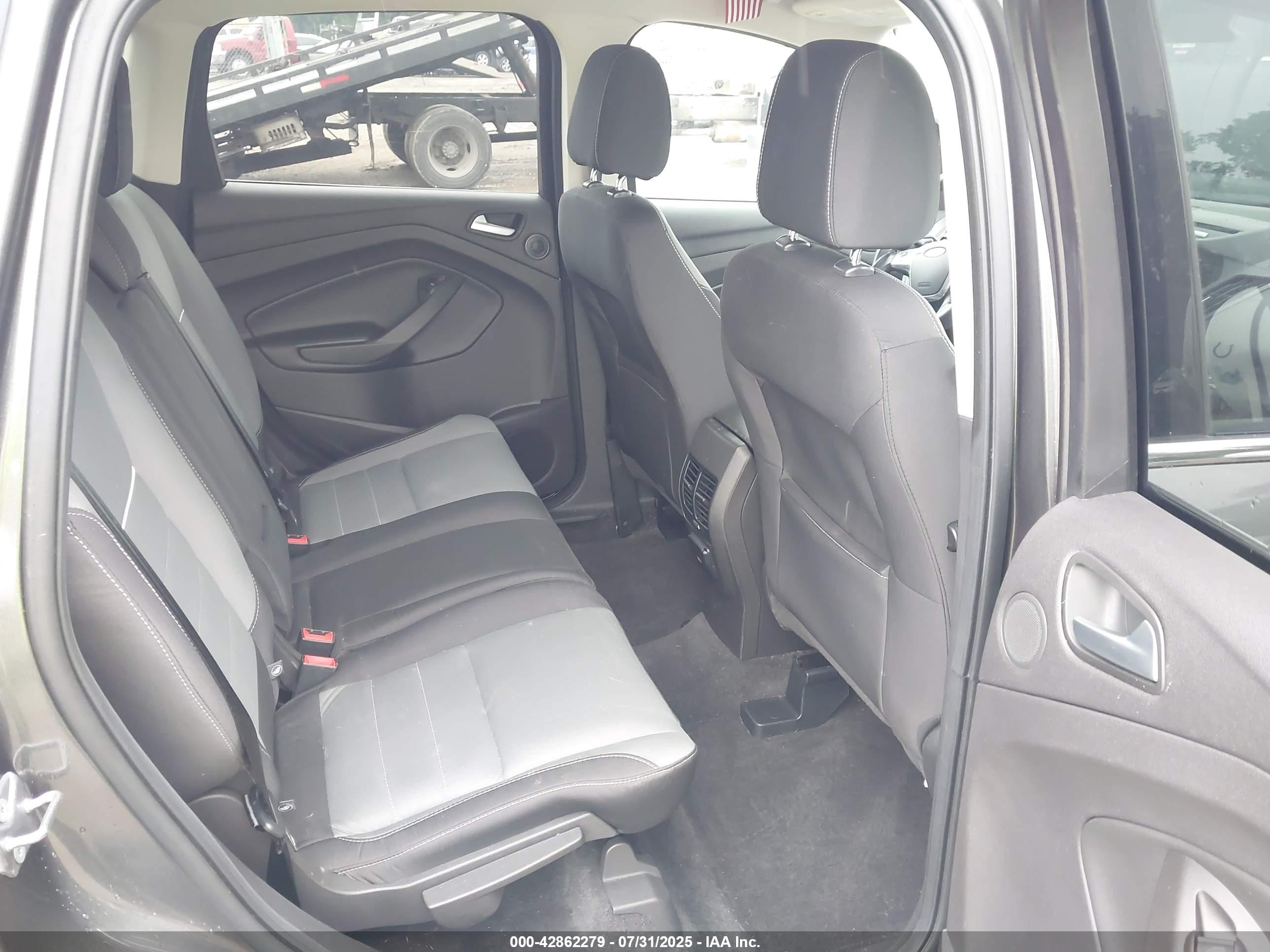 FORD ESCAPE image 8