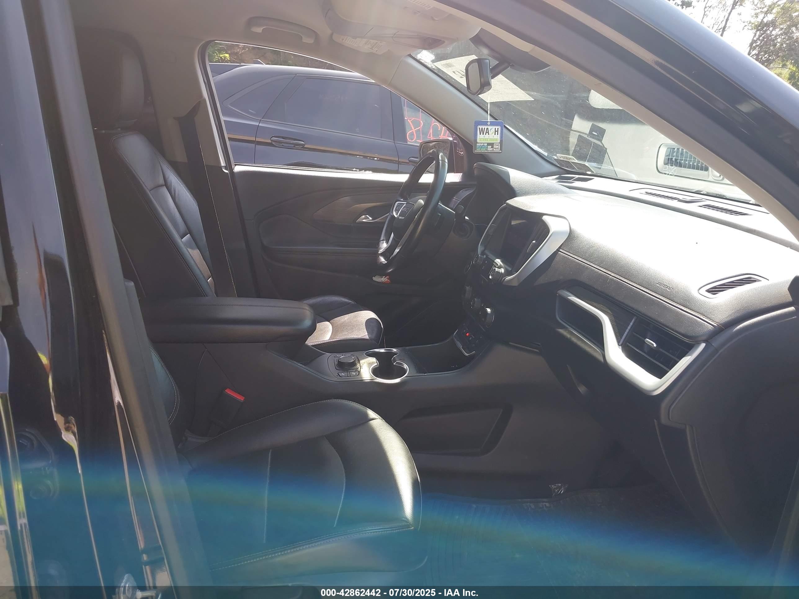 GMC TERRAIN image 5