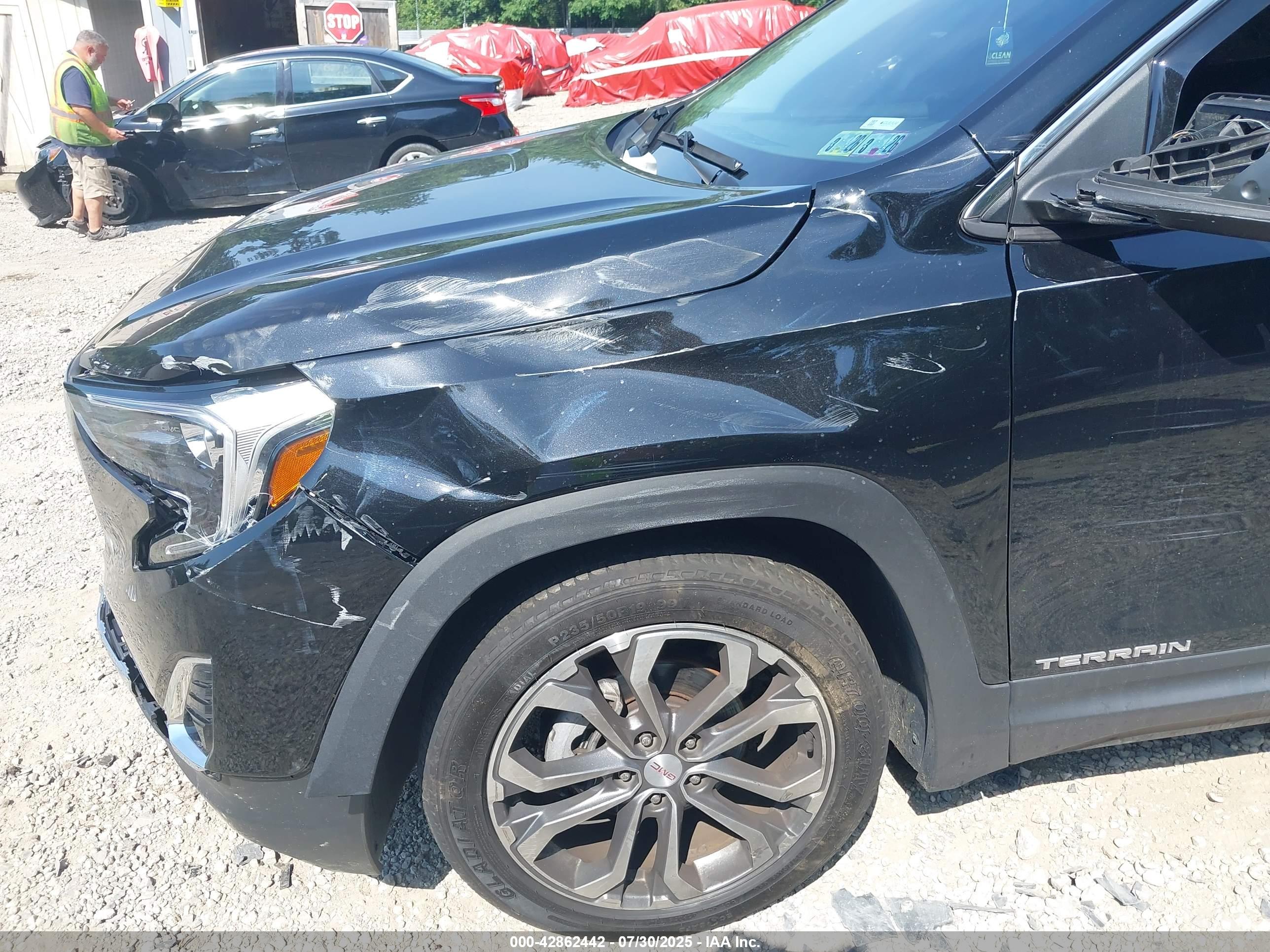GMC TERRAIN image 6