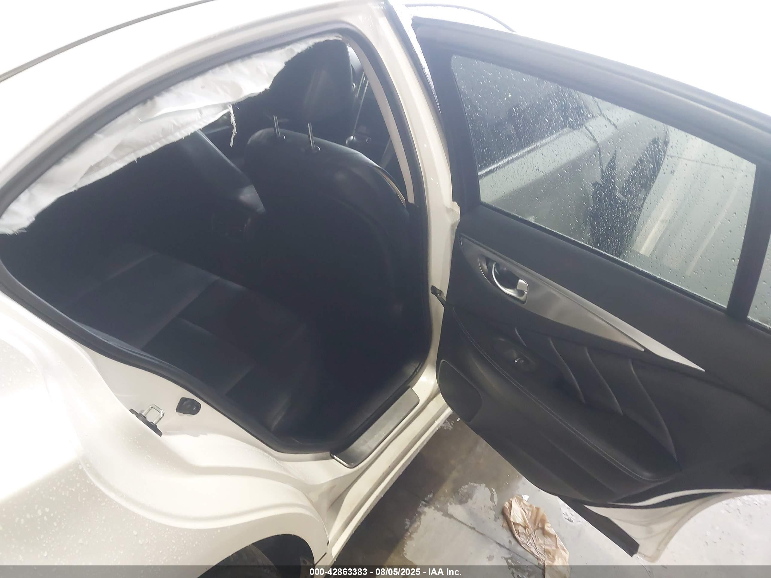 INFINITI Q50 image 8