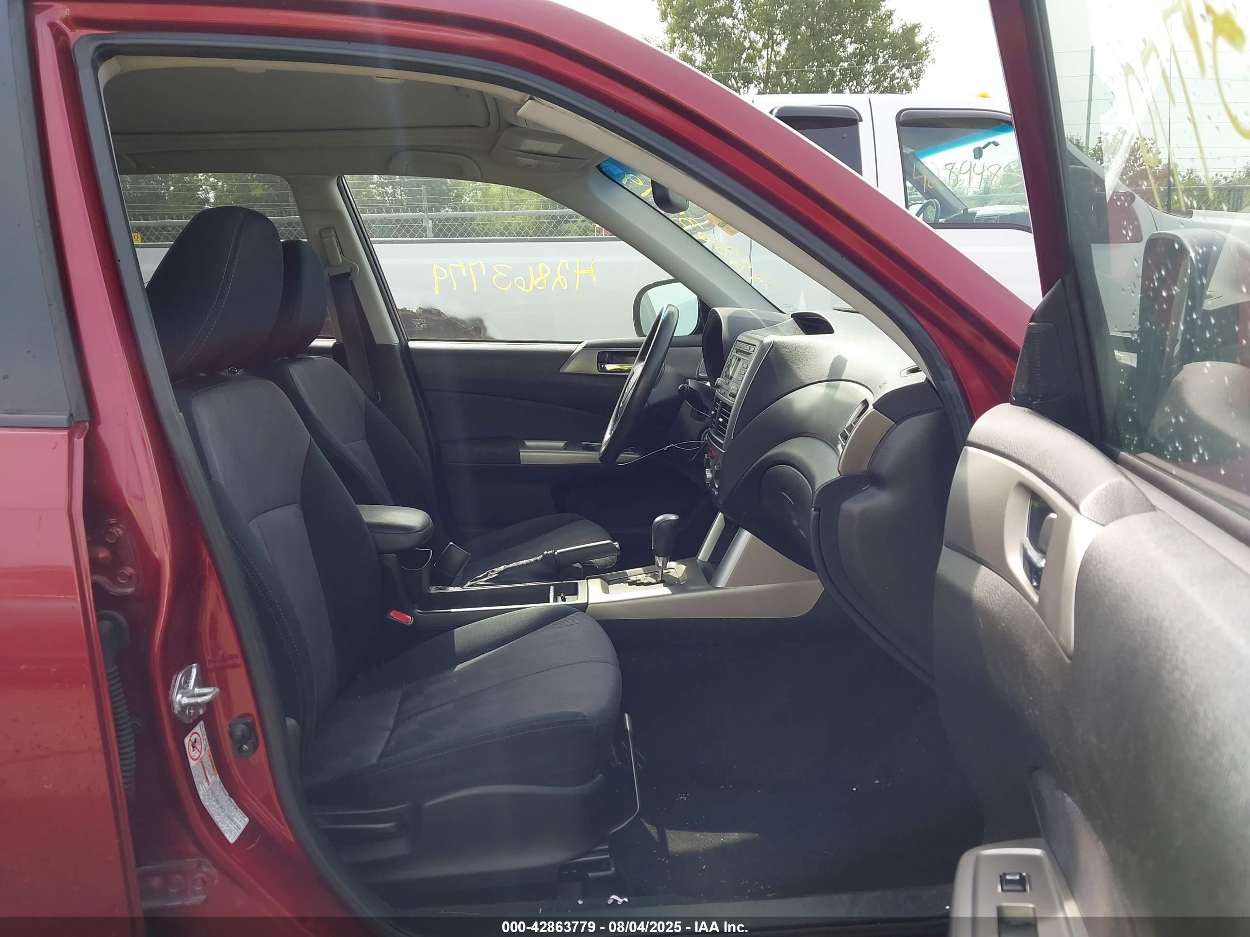 SUBARU FORESTER image 5