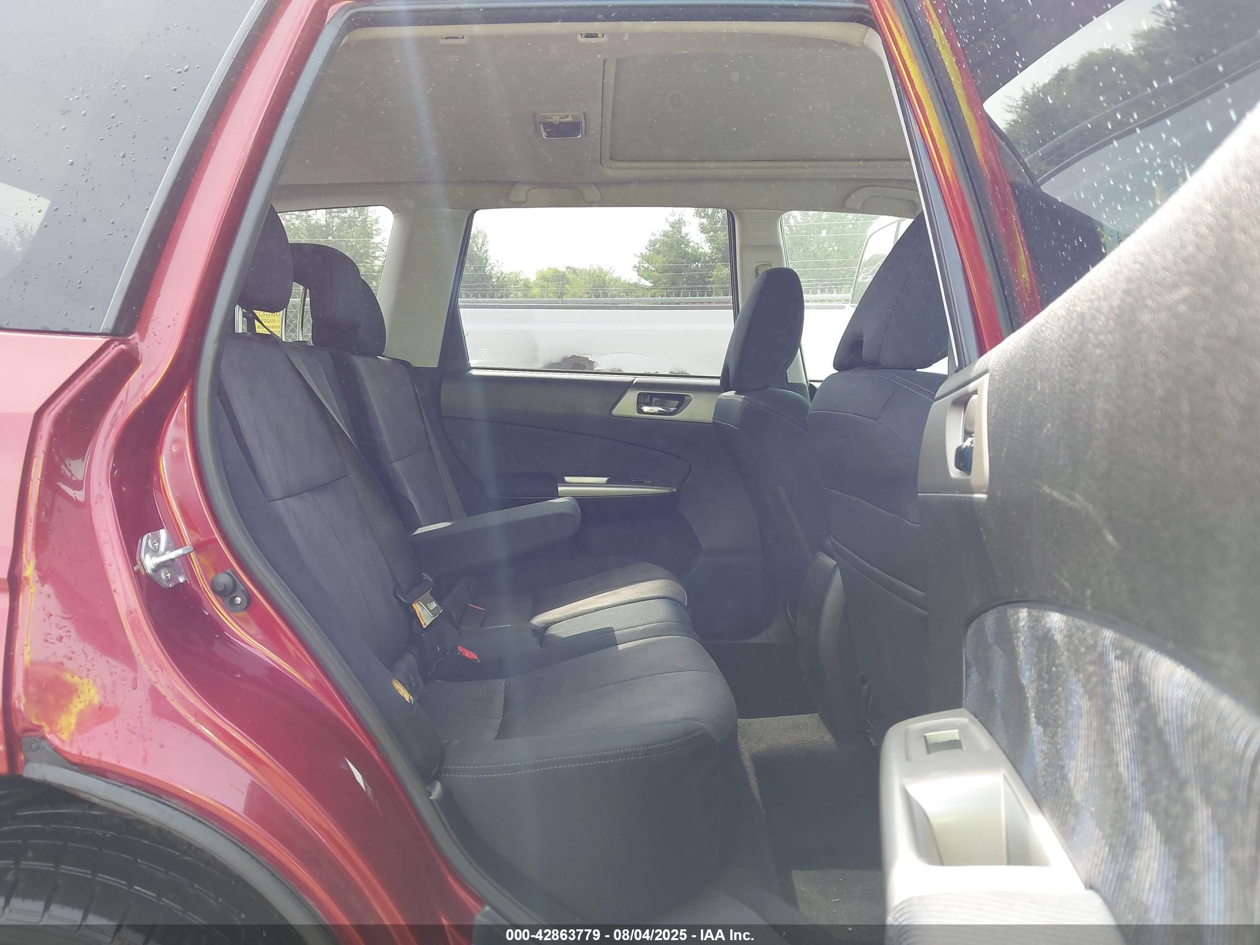 SUBARU FORESTER image 8