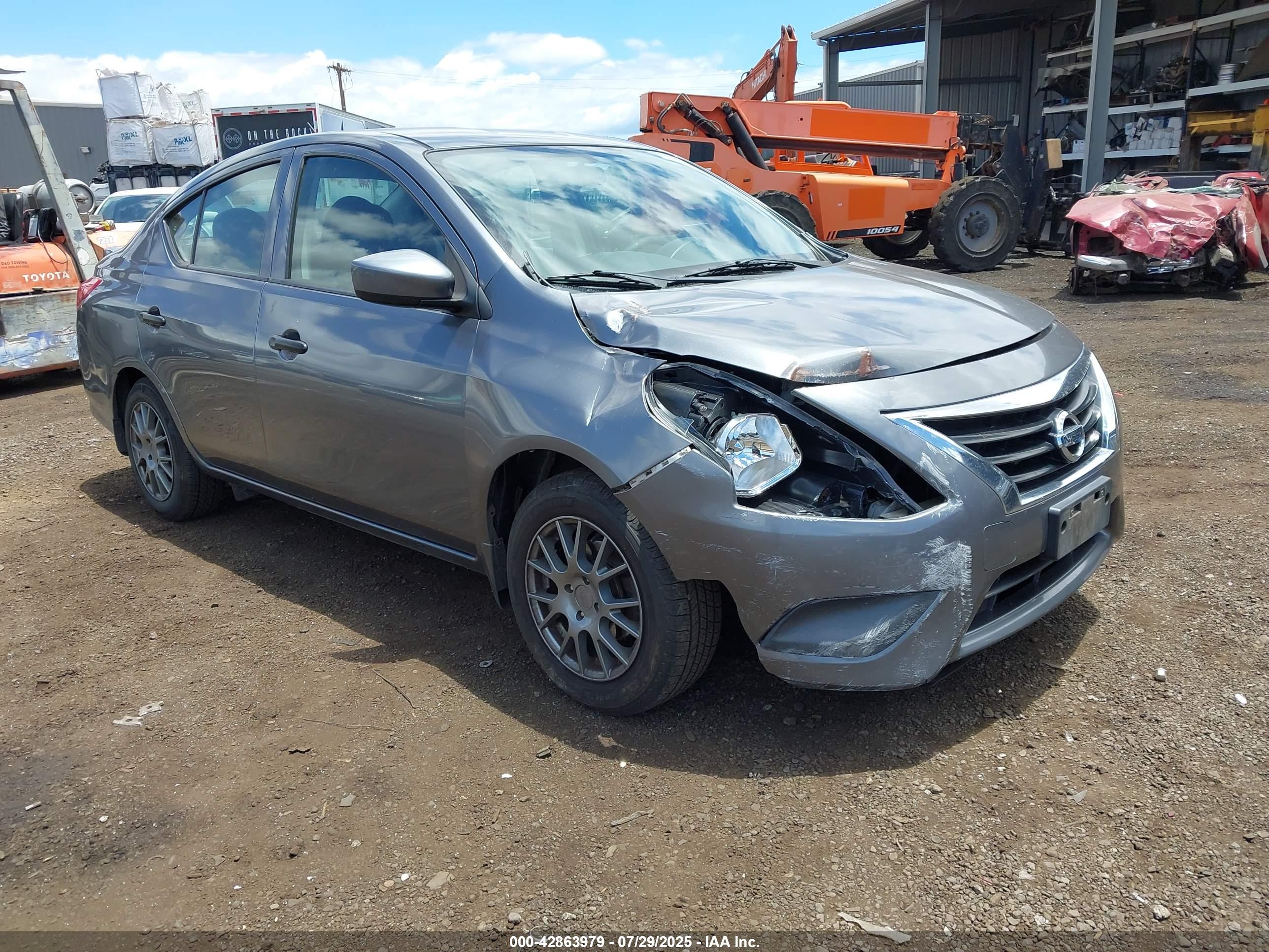 NISSAN VERSA image 6