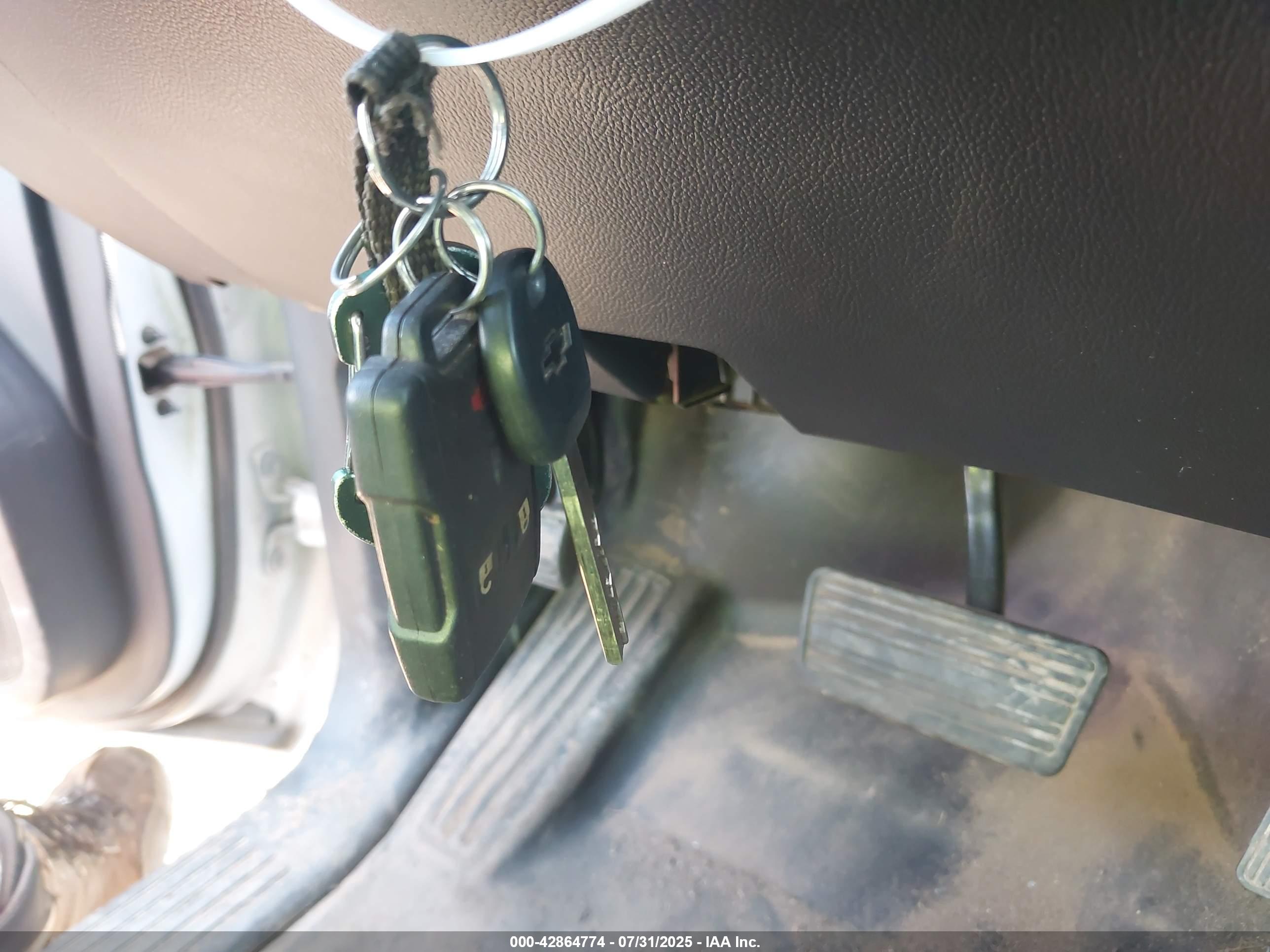 CHEVROLET SILVERADO image 11