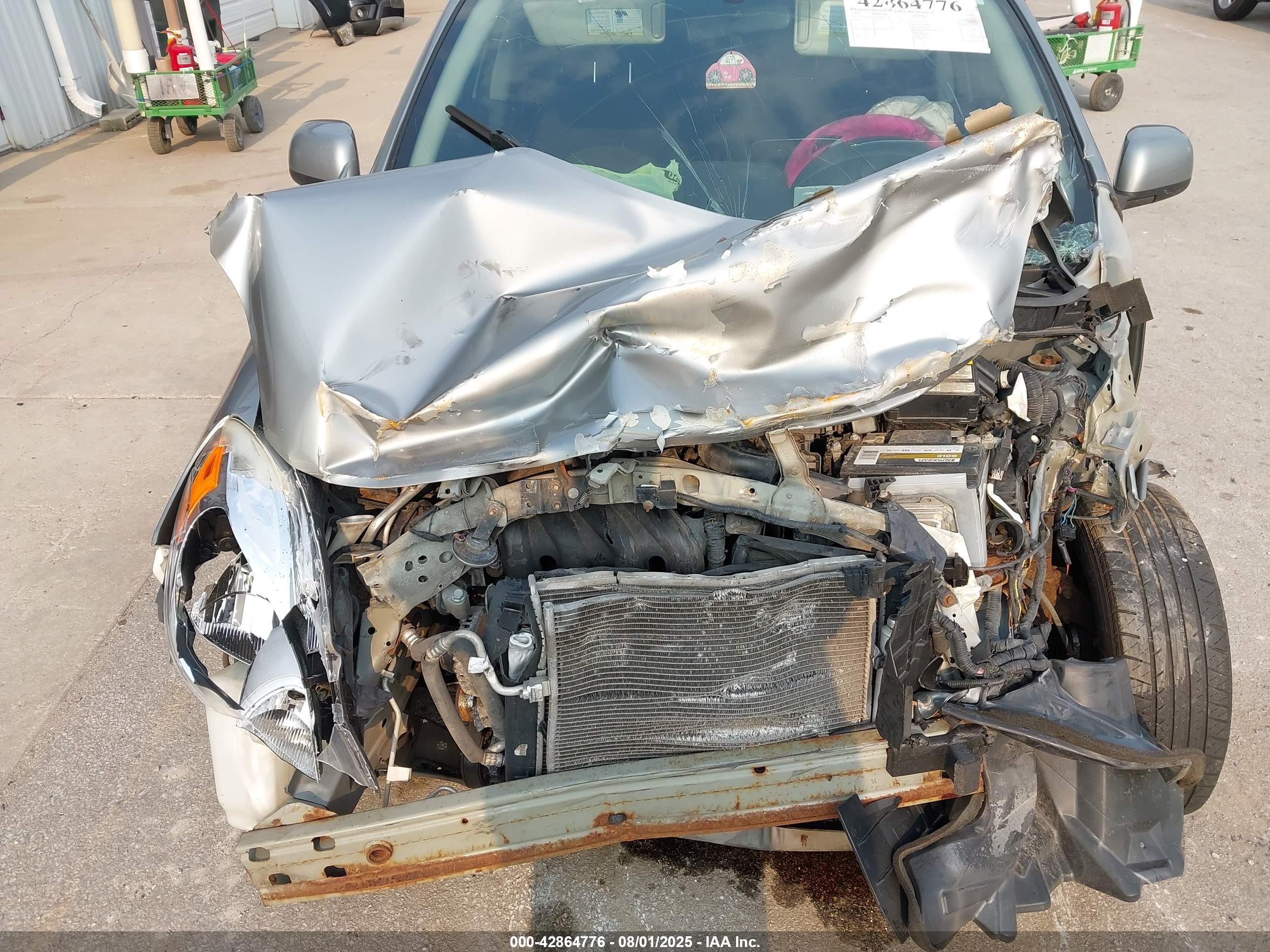 NISSAN VERSA image 10