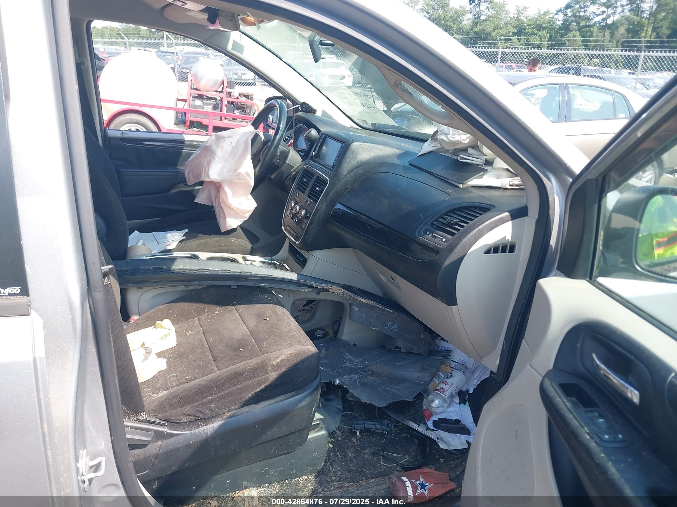 DODGE GRAND image 5