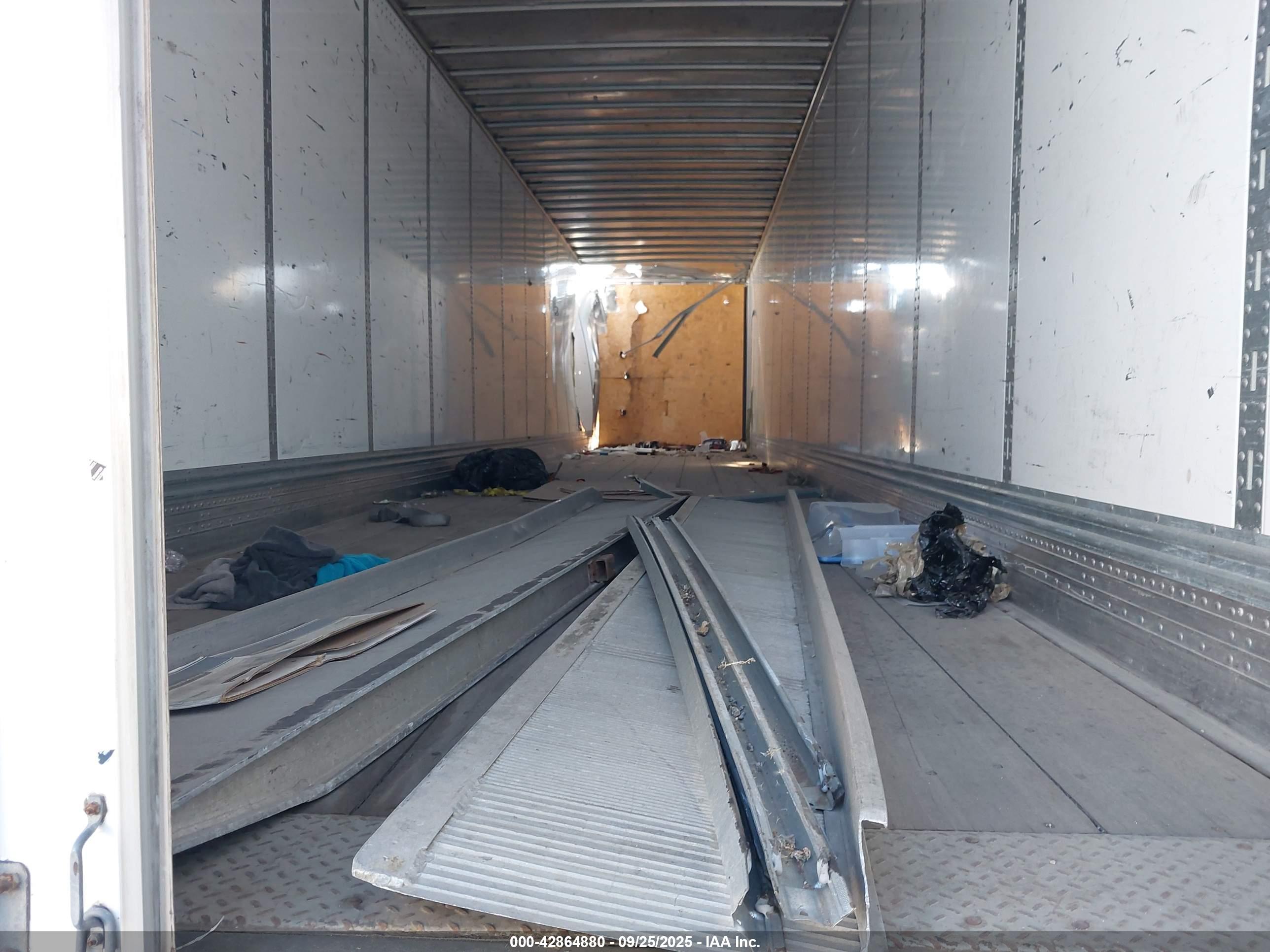 STOUGHTON TRAILERS image 5