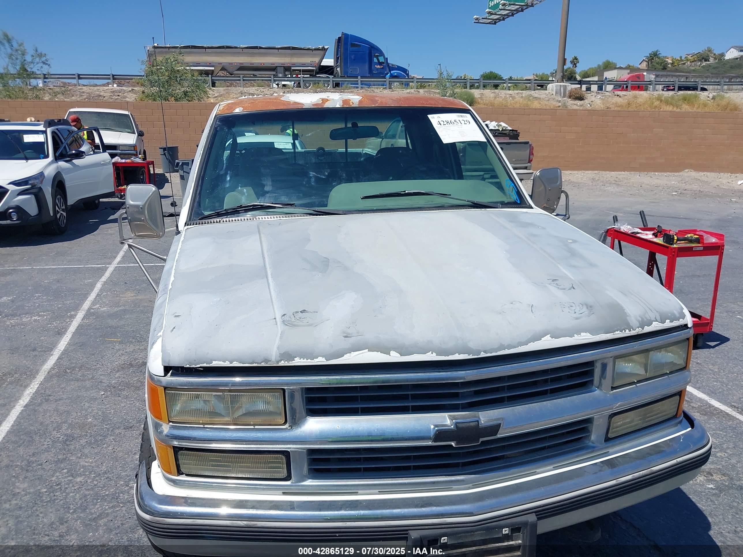 CHEVROLET GMT-400 image 6