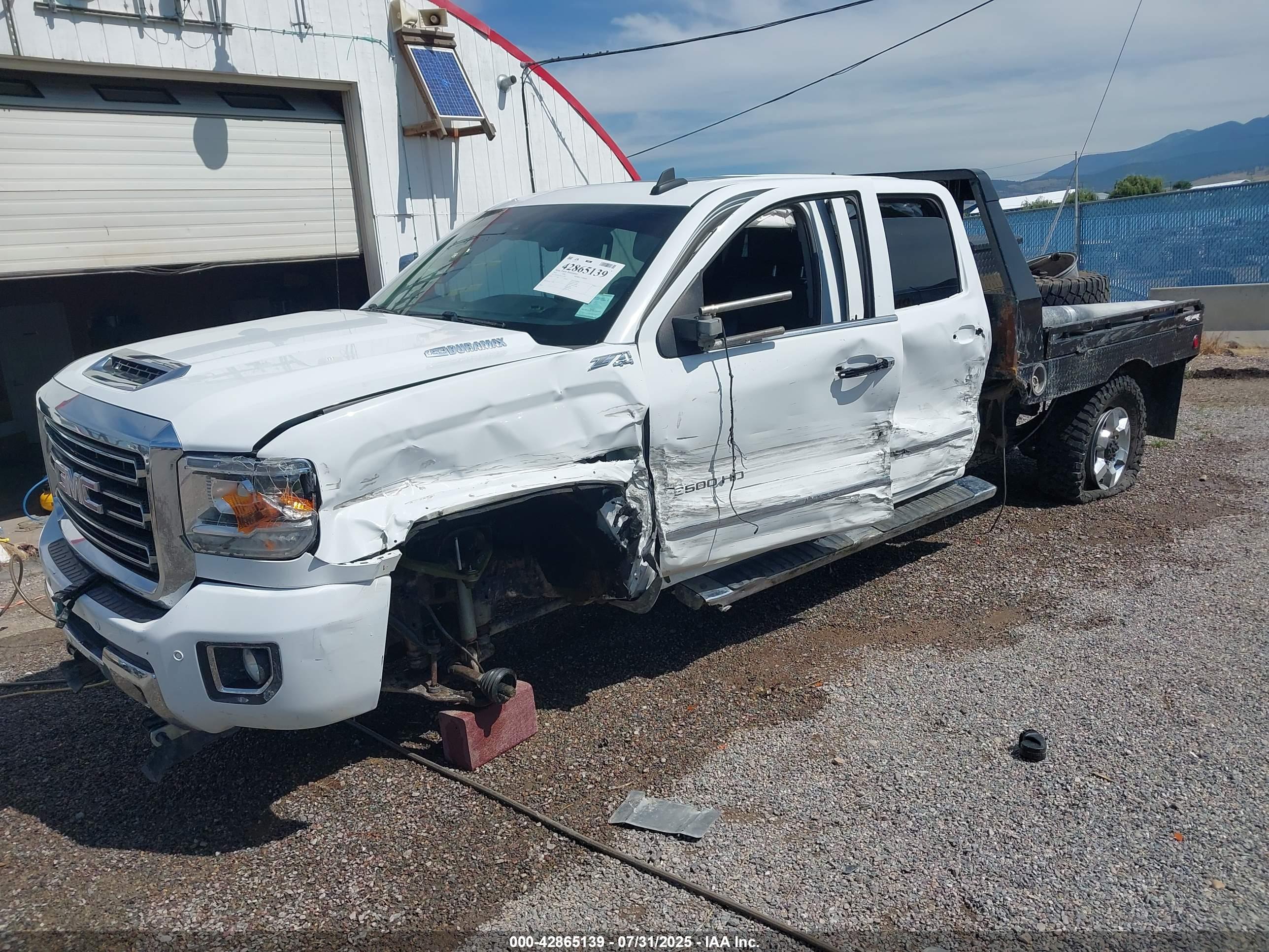 GMC SIERRA image 2